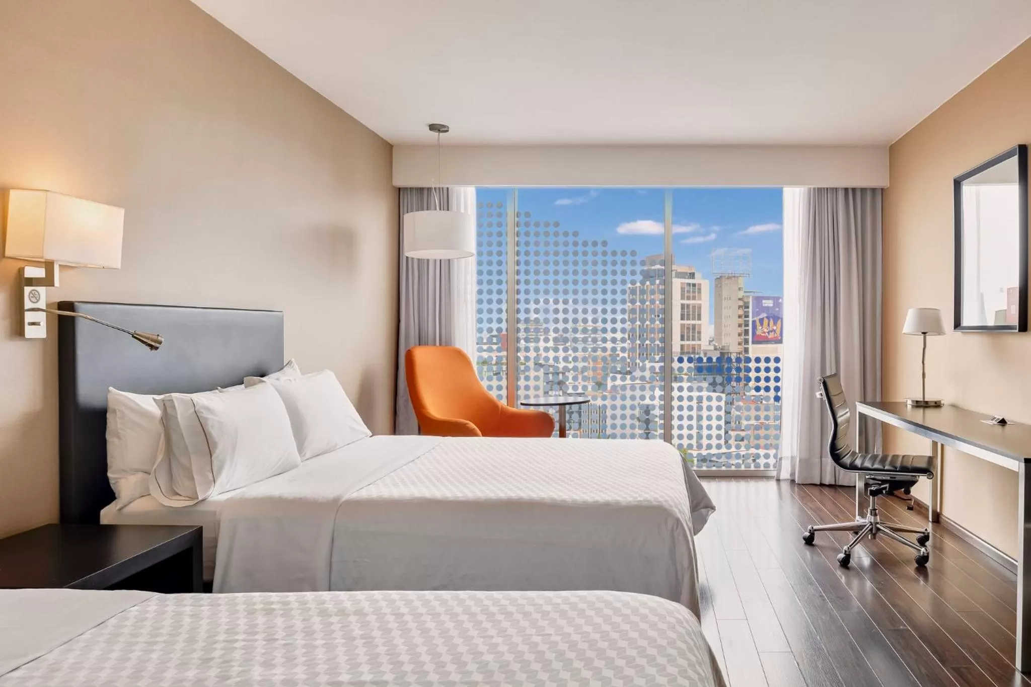 Photo of the whole room, Bed in Fiesta Inn Insurgentes Viaducto