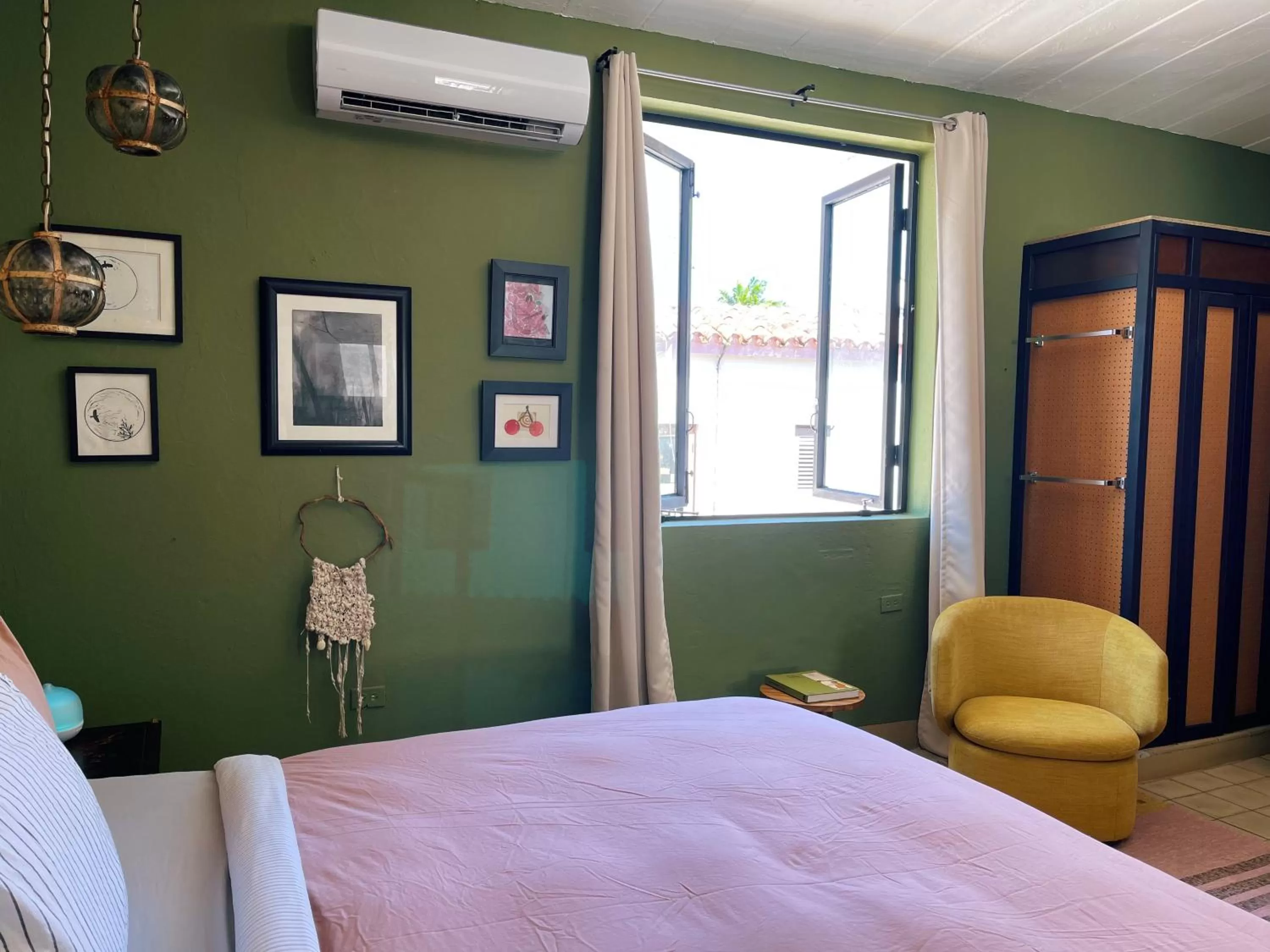 Bed in La Botanica Hotel