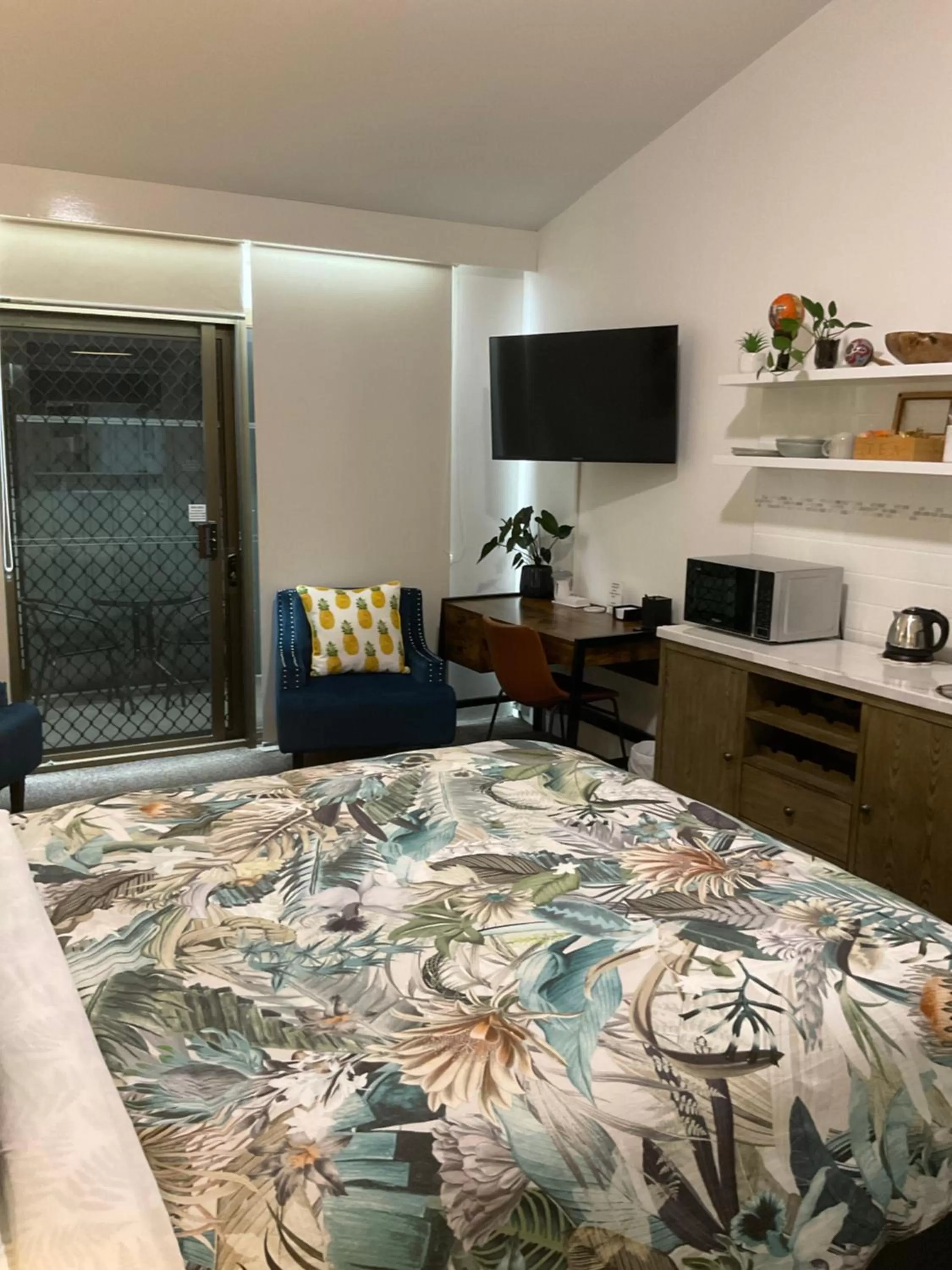 Bed in Private Suite Nautilus Beach Front Resort