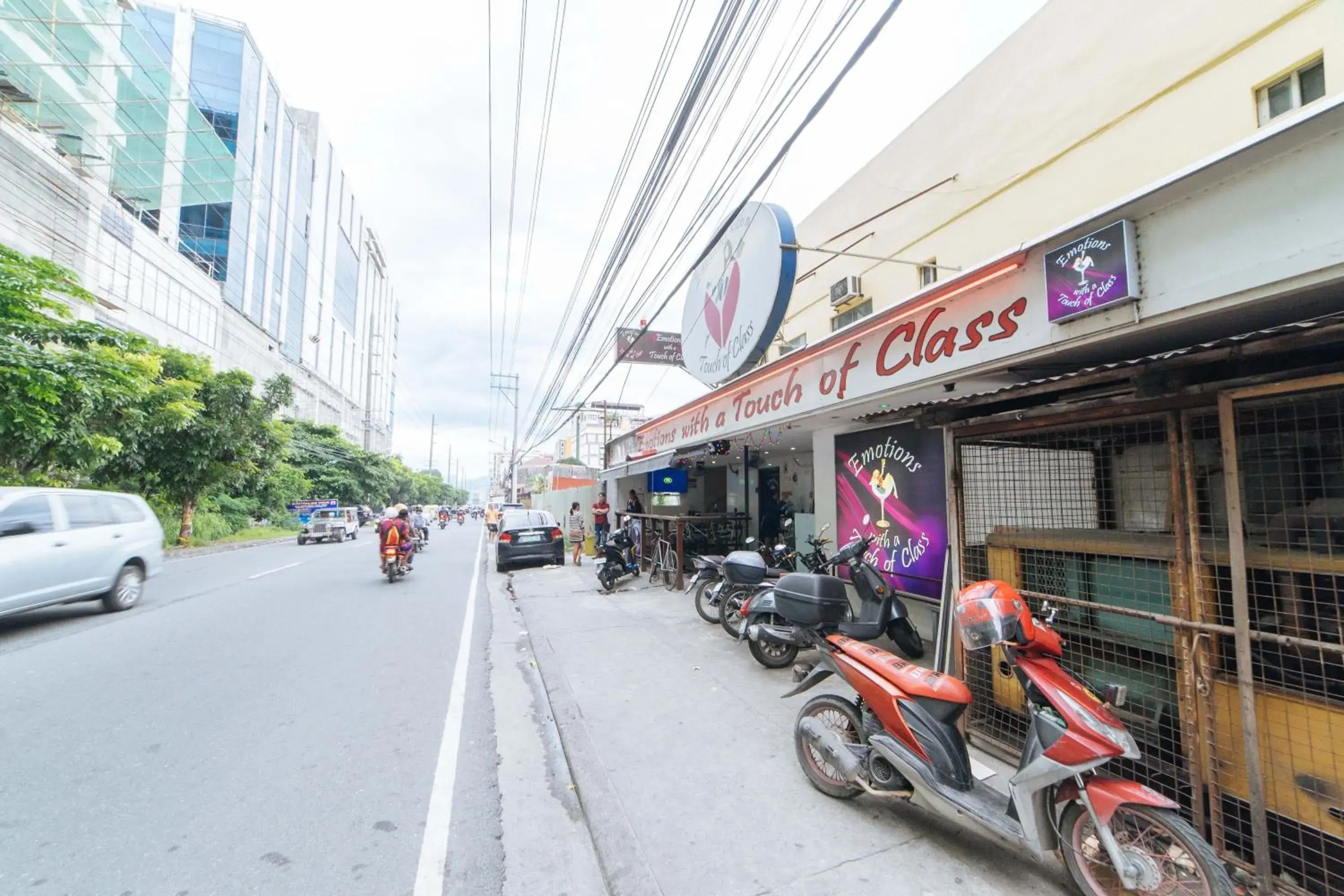 Property building in RedDoorz @ Clarkview 21st Street Angeles City