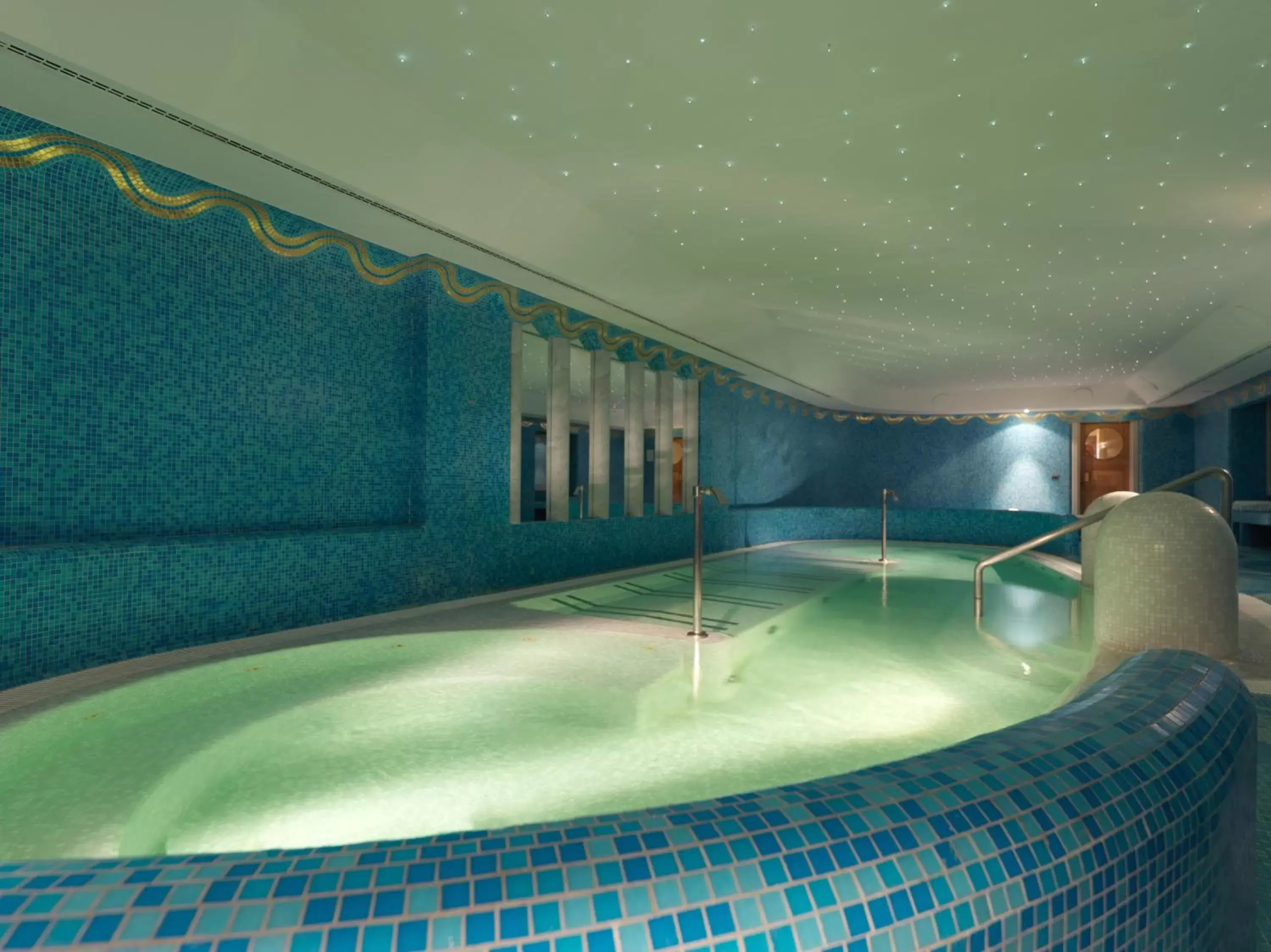 Massage, Swimming Pool in Rocco Forte Hotel de Russie