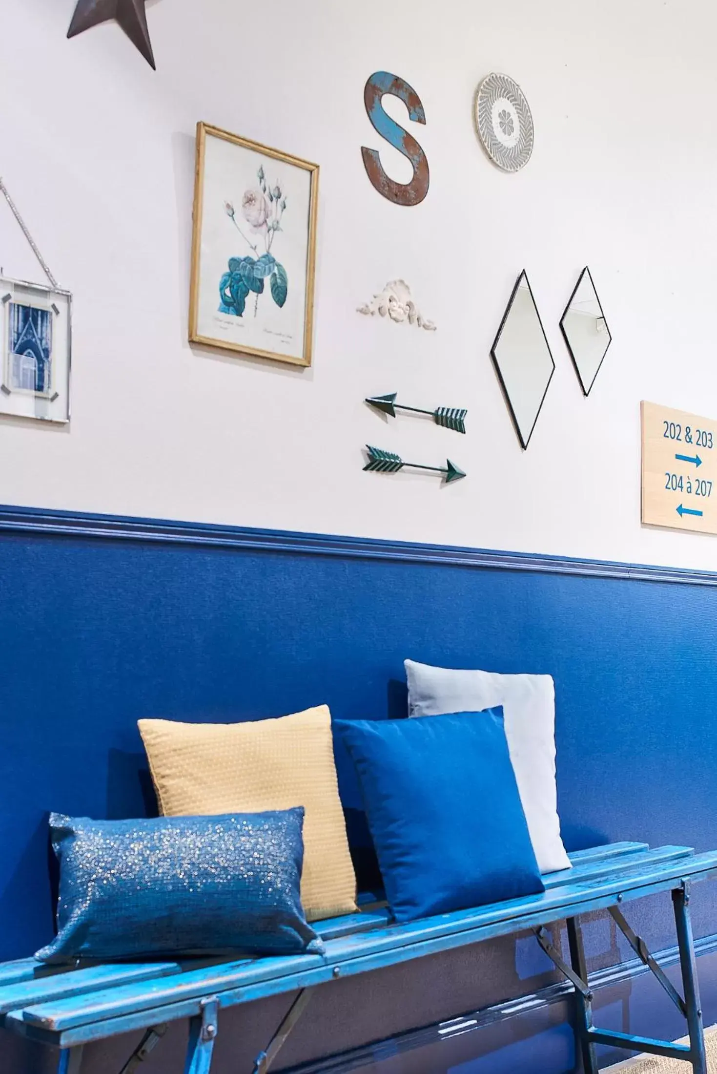 Property building in Hôtel Stanley by HappyCulture Property building in Hôtel Stanley by HappyCulture