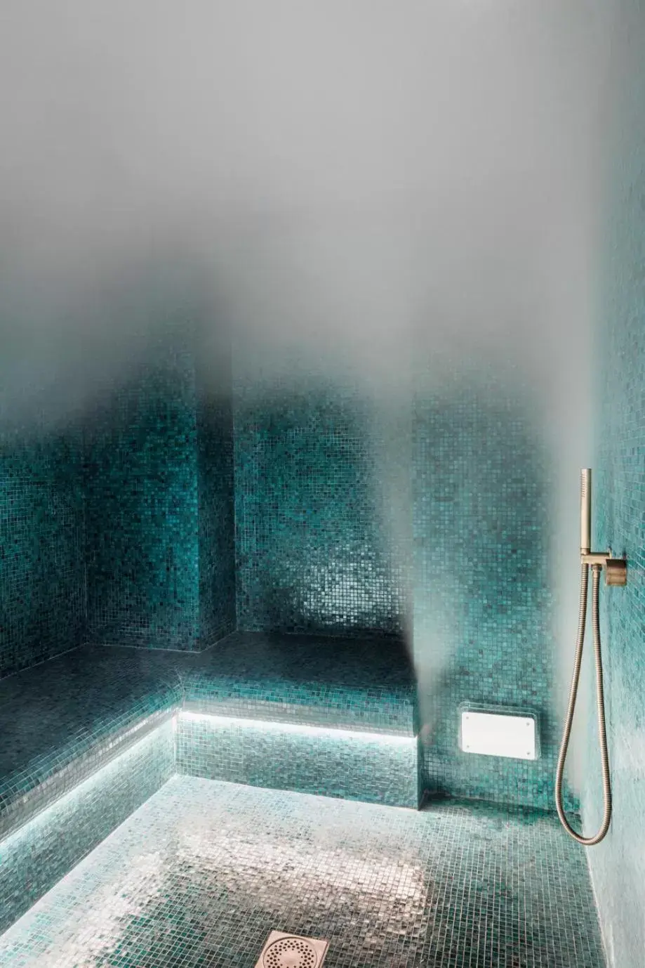 Steam room in Grand Powers Hotel