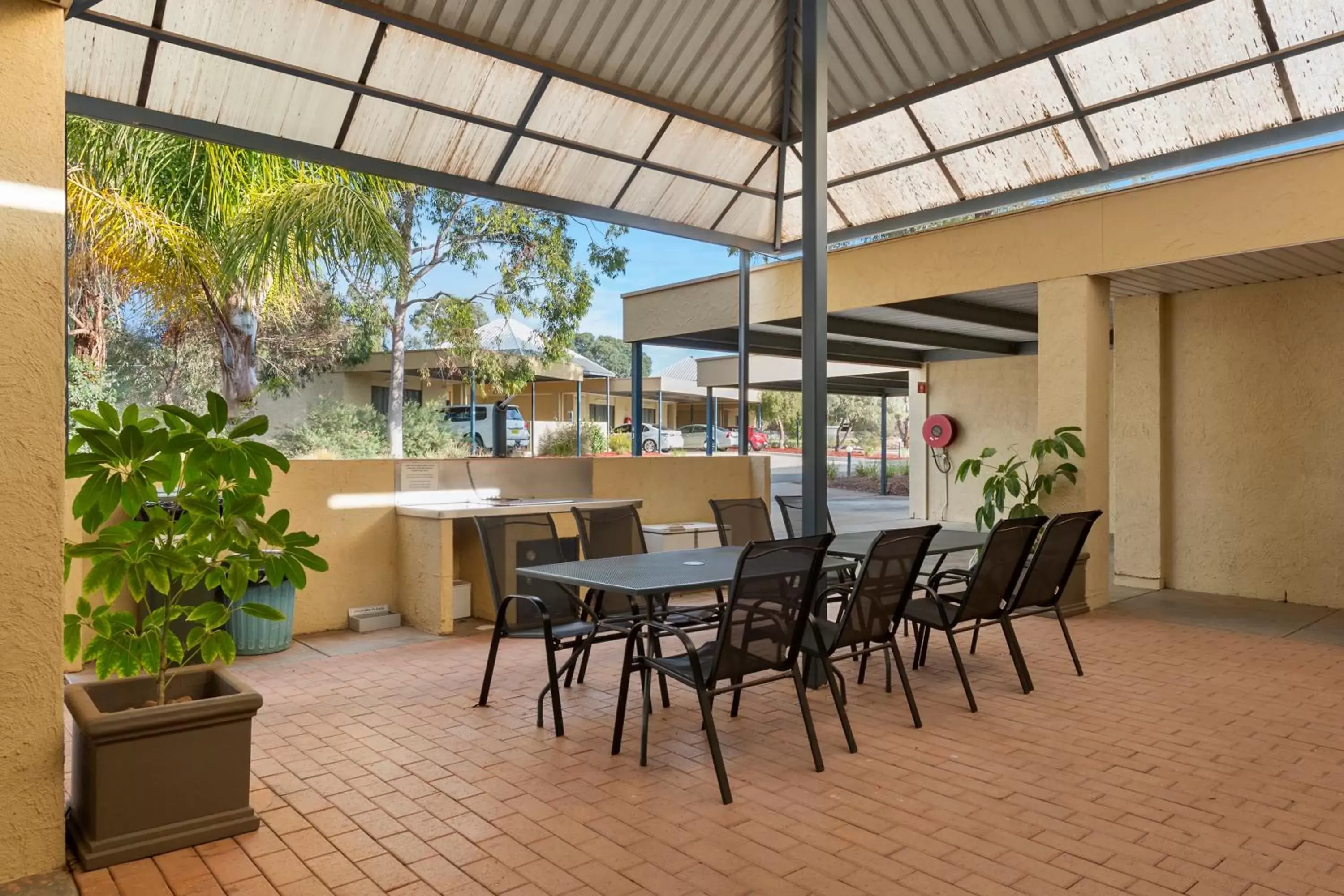 BBQ facilities, Restaurant/Places to Eat in Comfort Inn & Suites Riverland