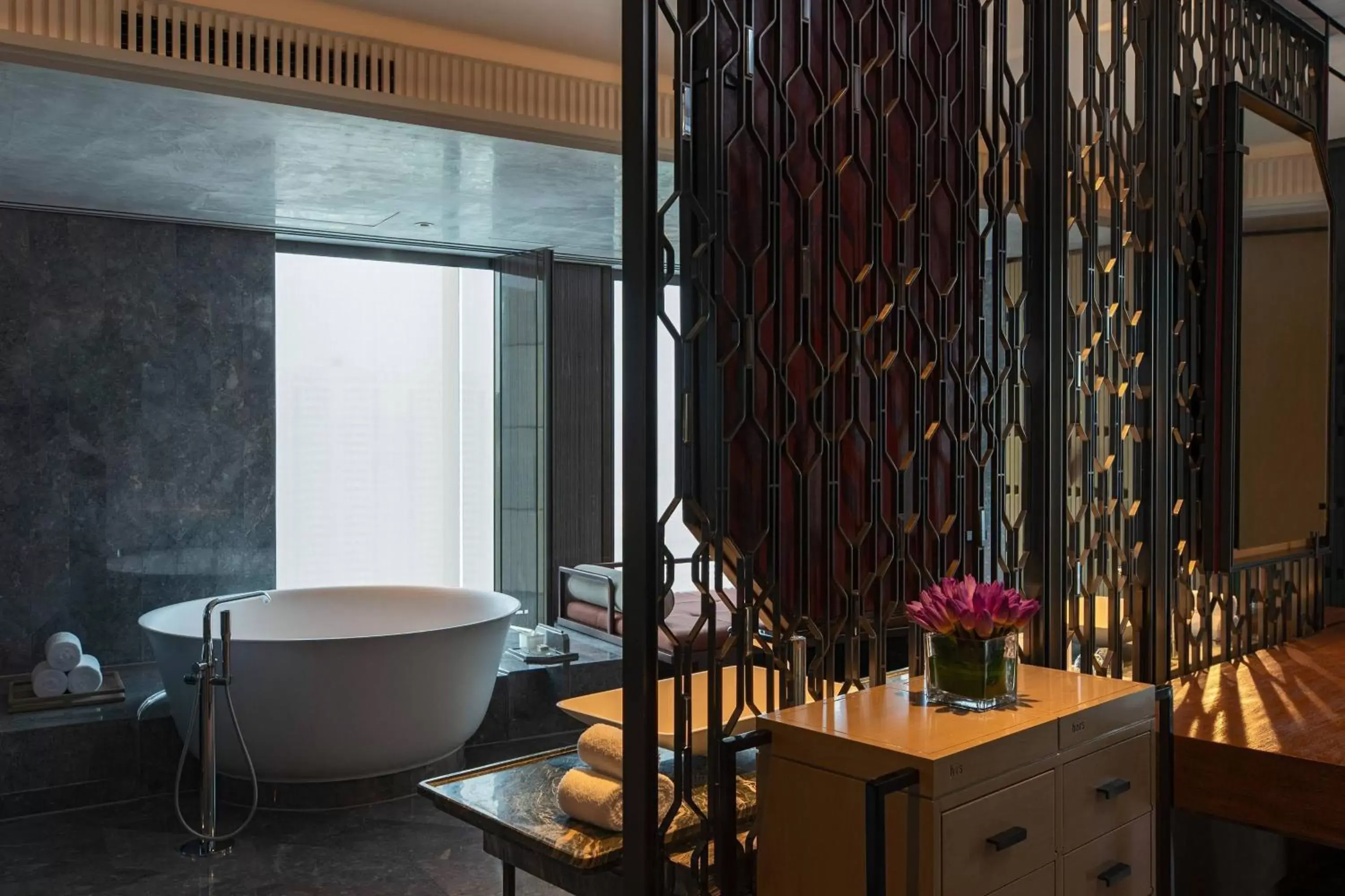 Bathroom in Renaissance Xi'an Hotel