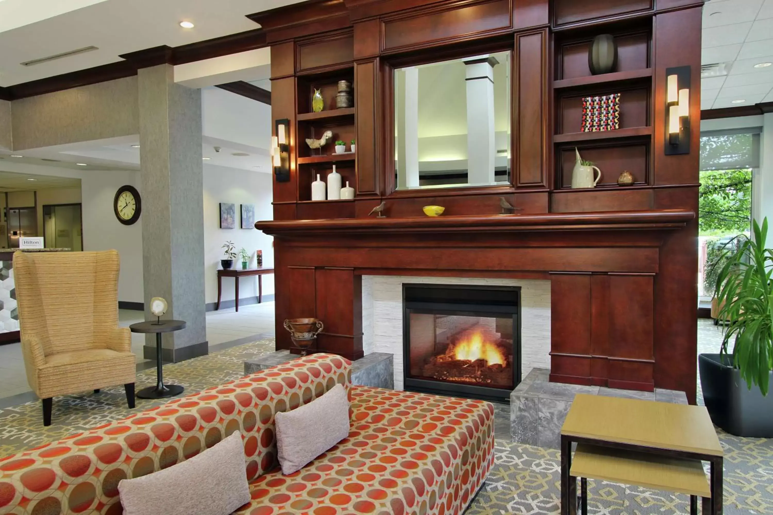 Lobby or reception in Hilton Garden Inn Sonoma County Airport