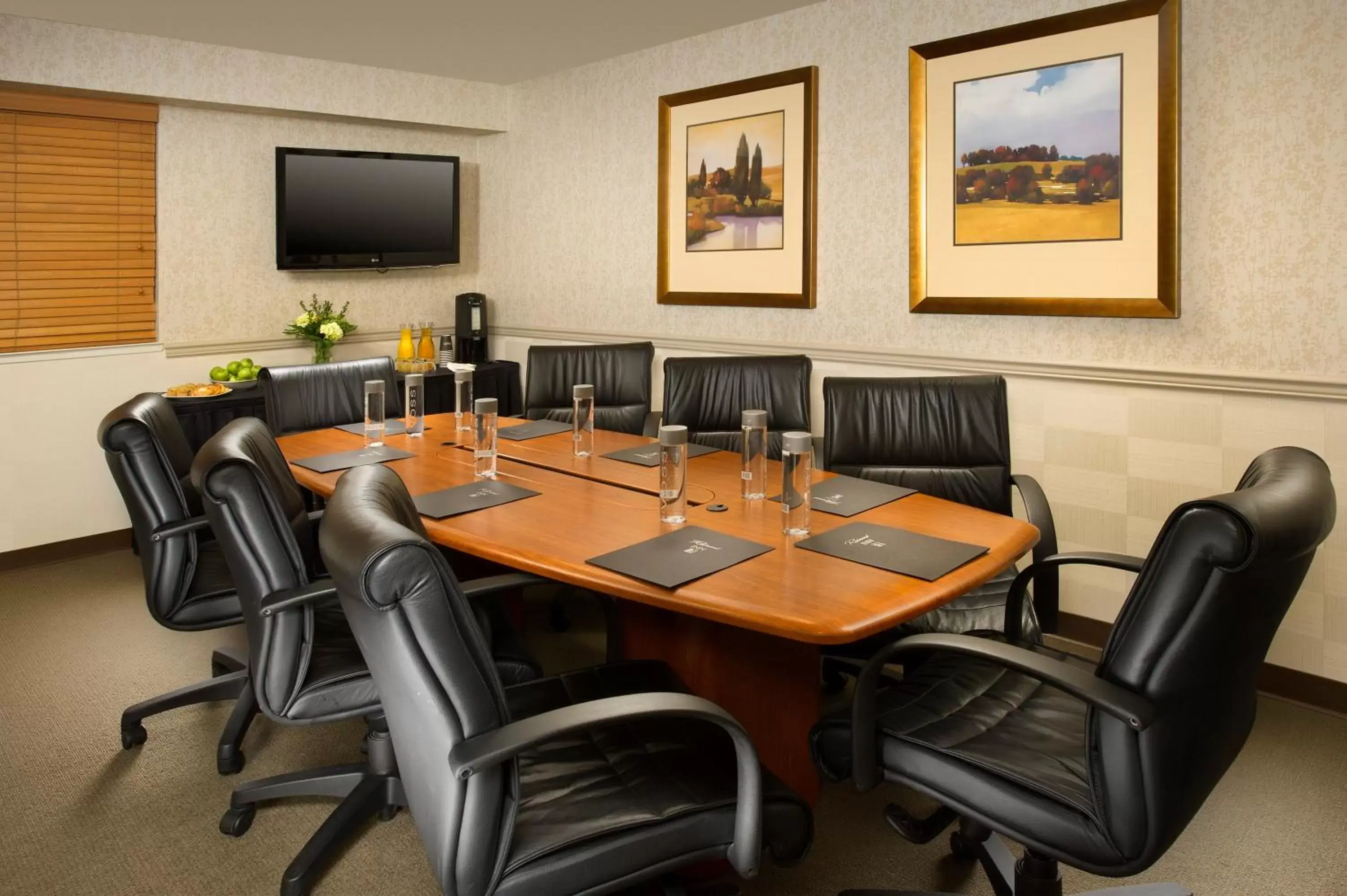 Business facilities in Redmond Inn