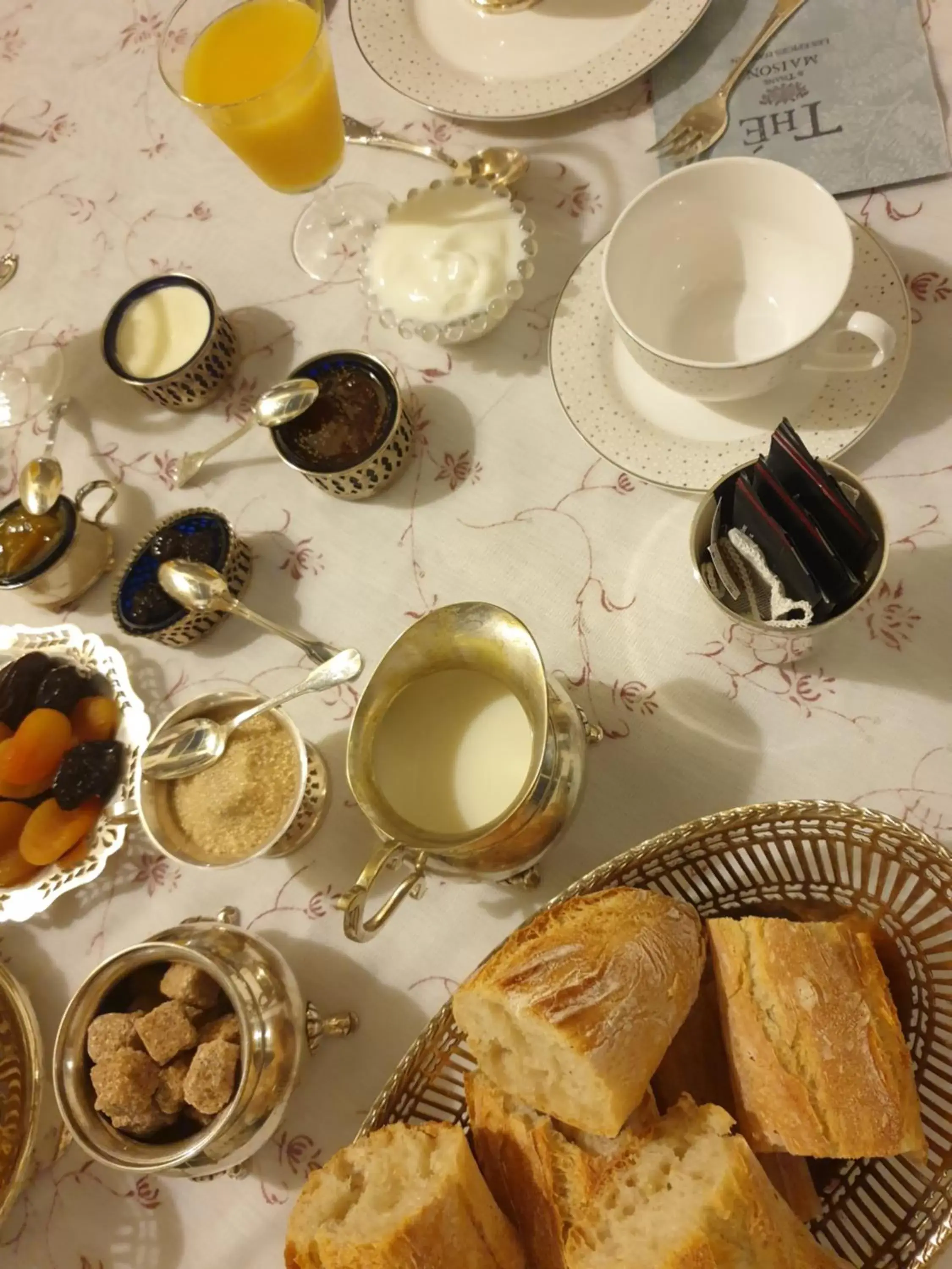 Breakfast in La Maison des Thermes, Chambre d'hôte