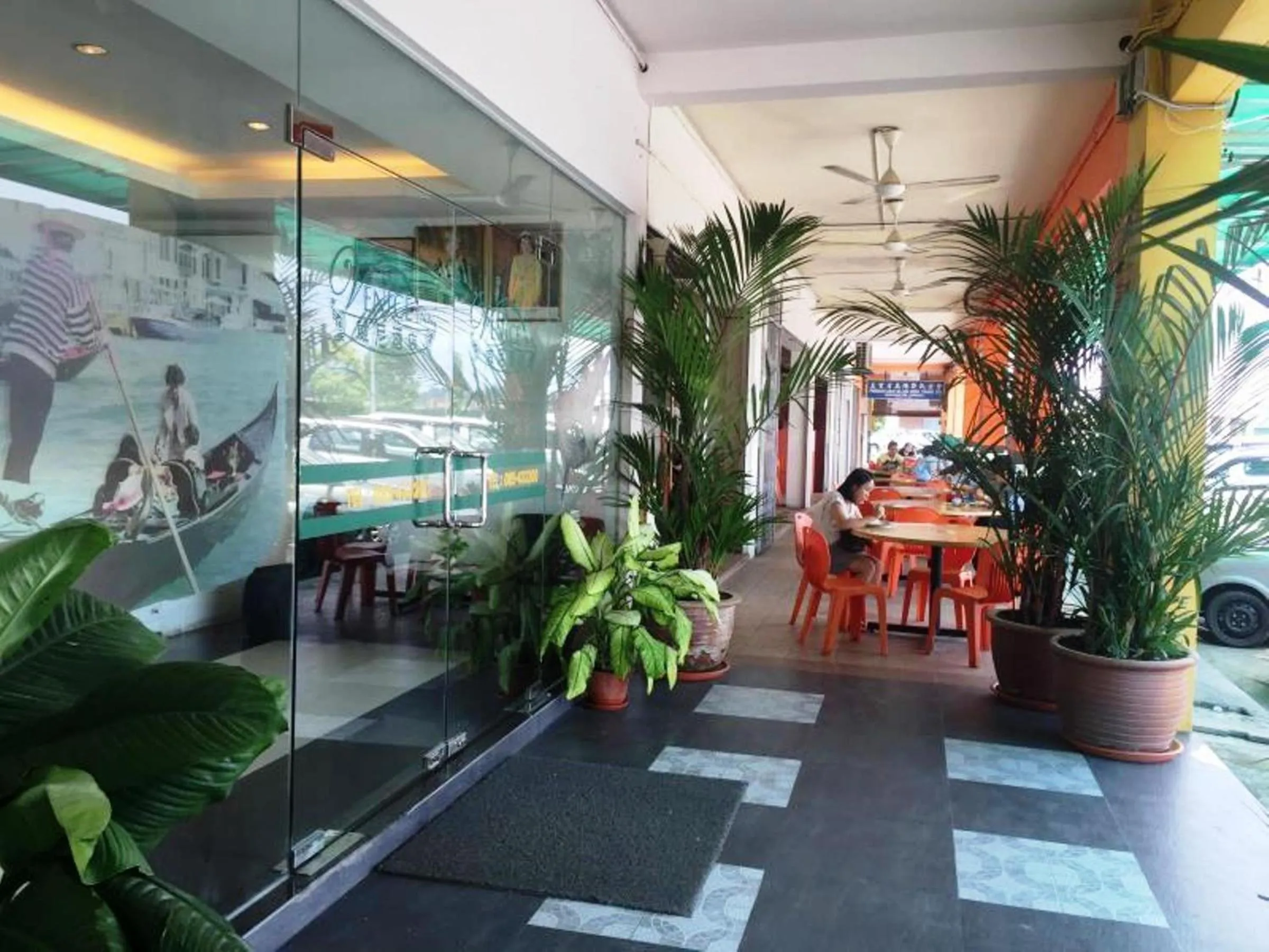 Facade/entrance in Venice Inn