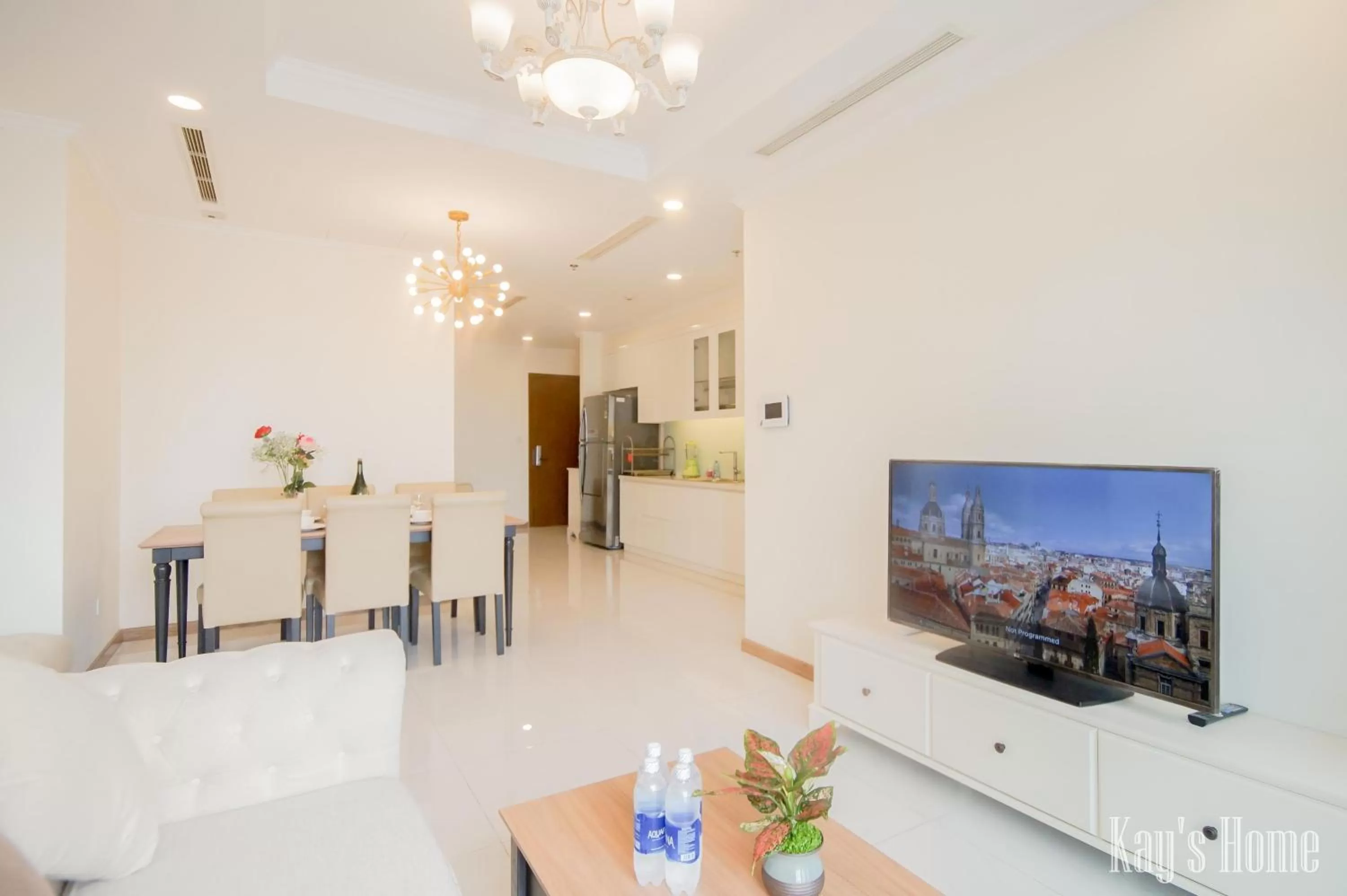 TV and multimedia, TV/Entertainment Center in Vinhomes Central Park-Nice Homes