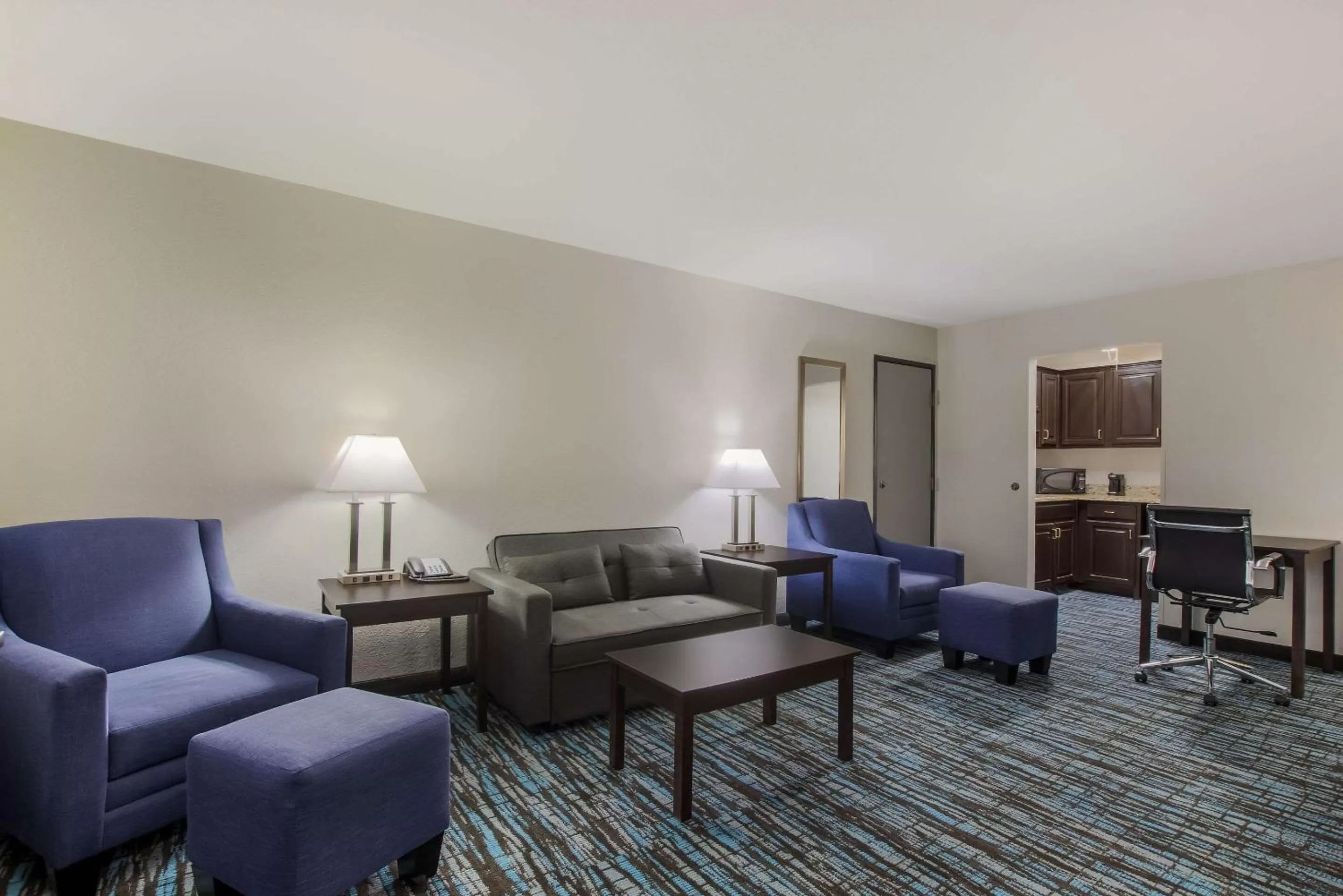 Bedroom in Clarion Pointe Harrodsburg-Danville