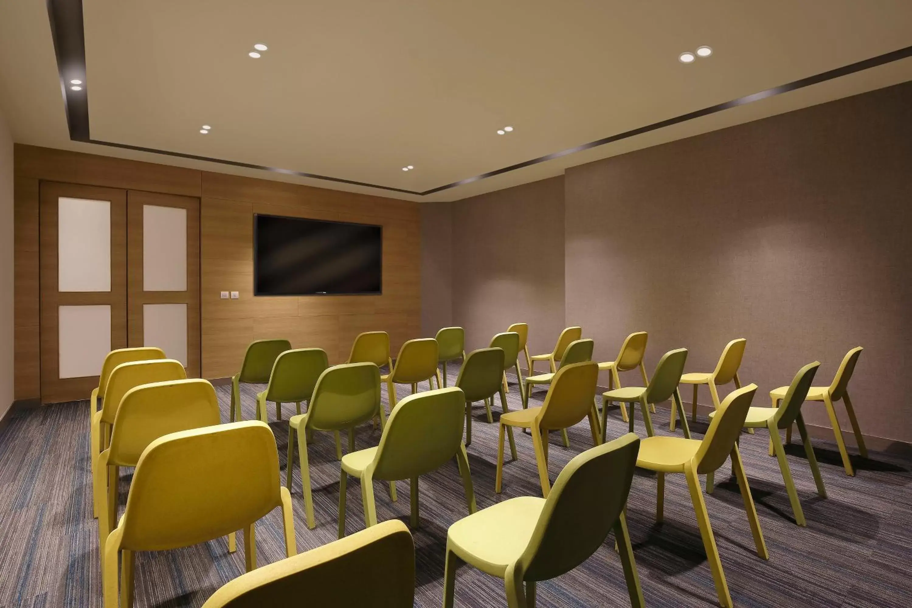 Meeting/conference room in Holiday Inn Express Pune Pimpri, an IHG Hotel