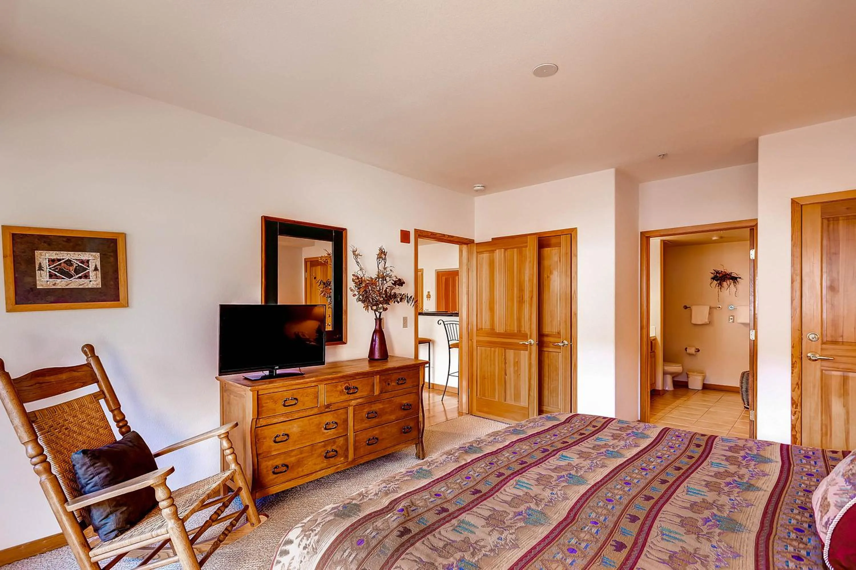 Bedroom, Bed in Gateway Mountain Lodge, A Vail Resorts Property