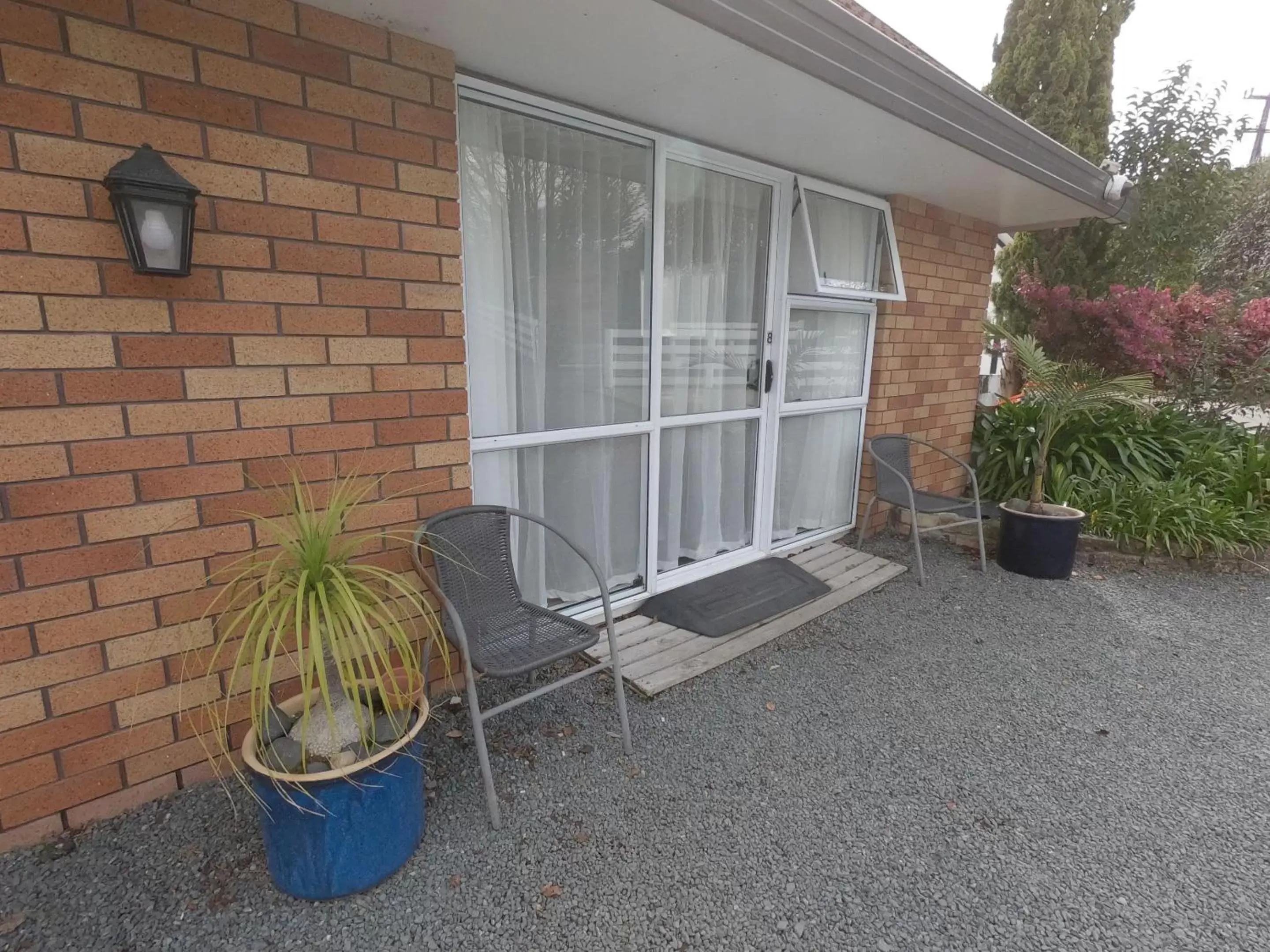 Patio in Castle Court Motel