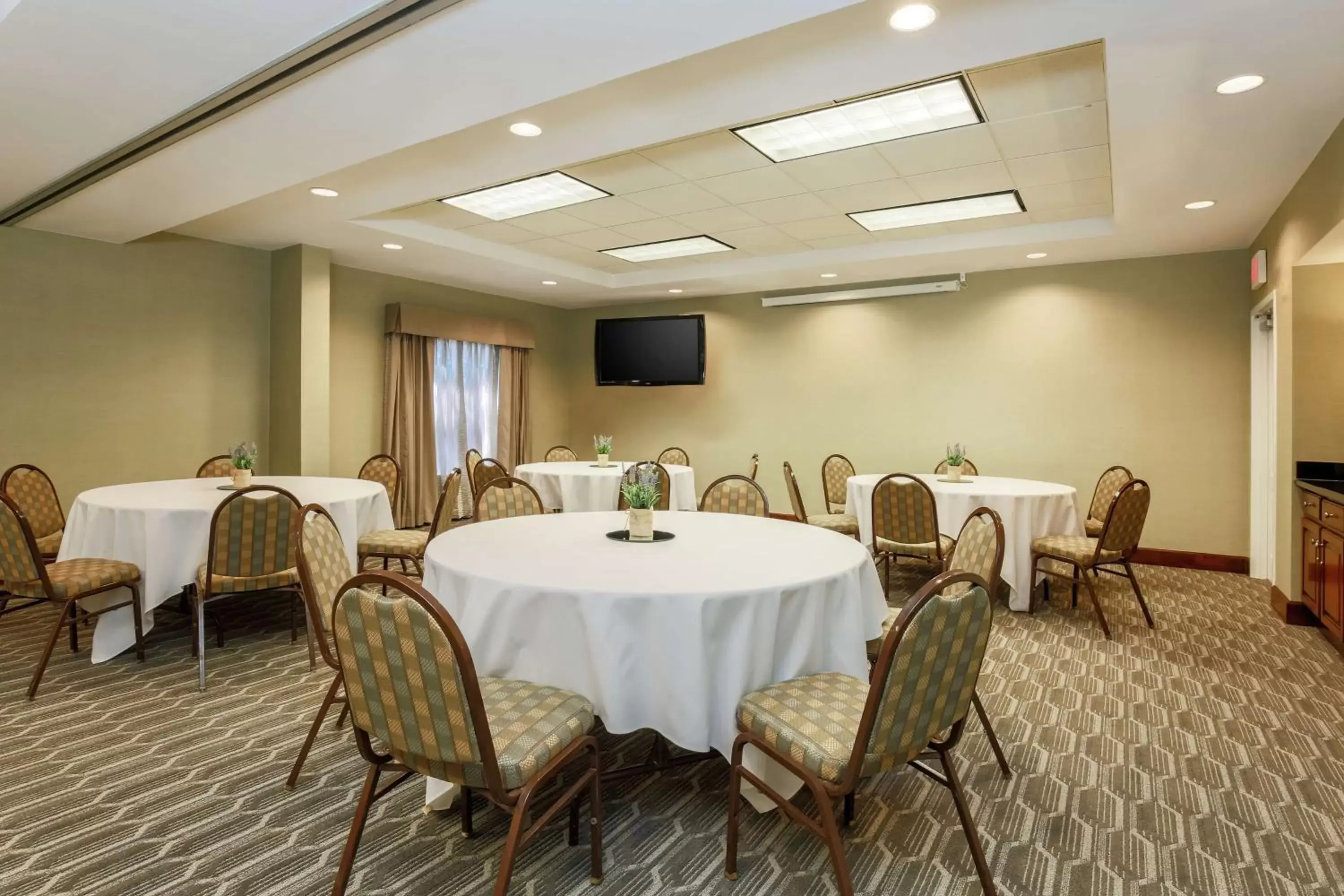 Meeting/conference room in Hampton Inn & Suites Tallahassee I-10-Thomasville Road