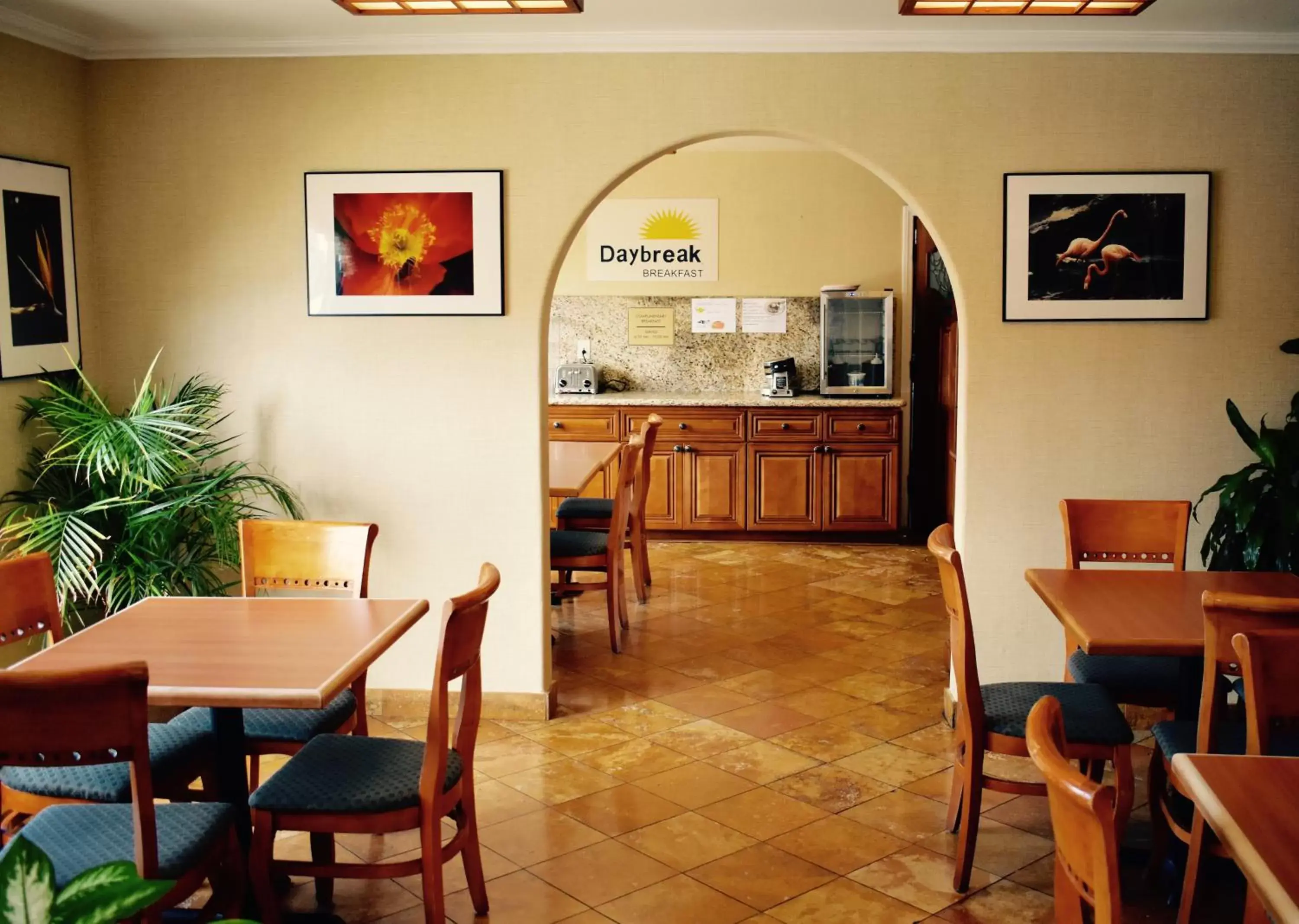 Seating area in Days Inn by Wyndham Anaheim Near the Park