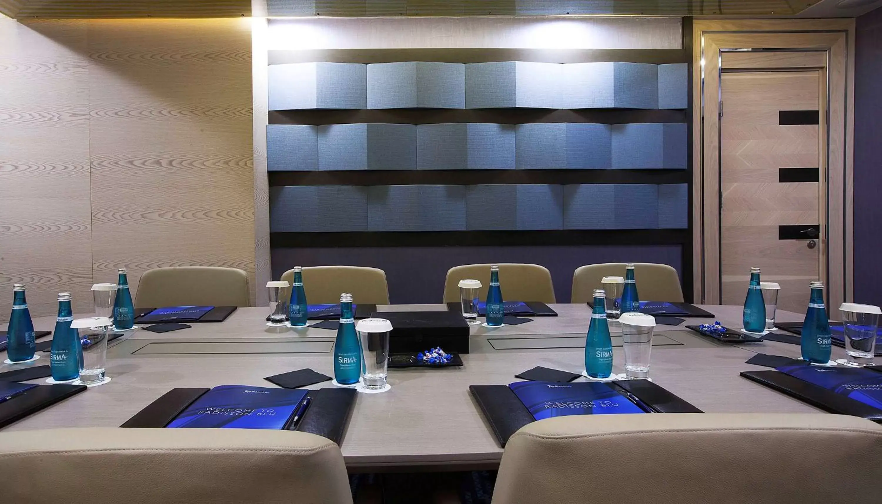 Meeting/conference room, Restaurant/Places to Eat in Radisson Blu Hotel Istanbul Pera