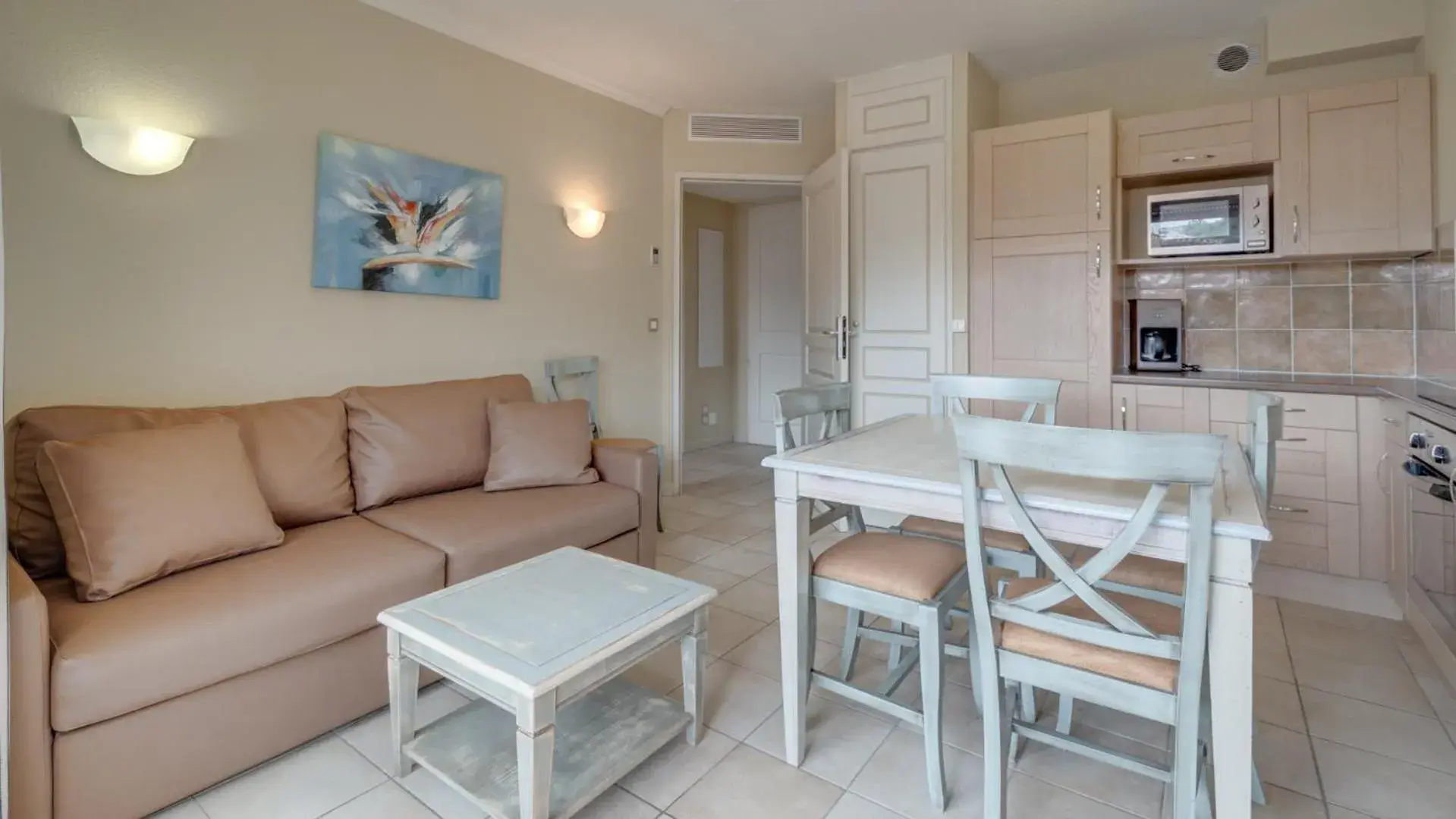 Living room, Seating Area in Vacancéole  Le Domaine de Camiole