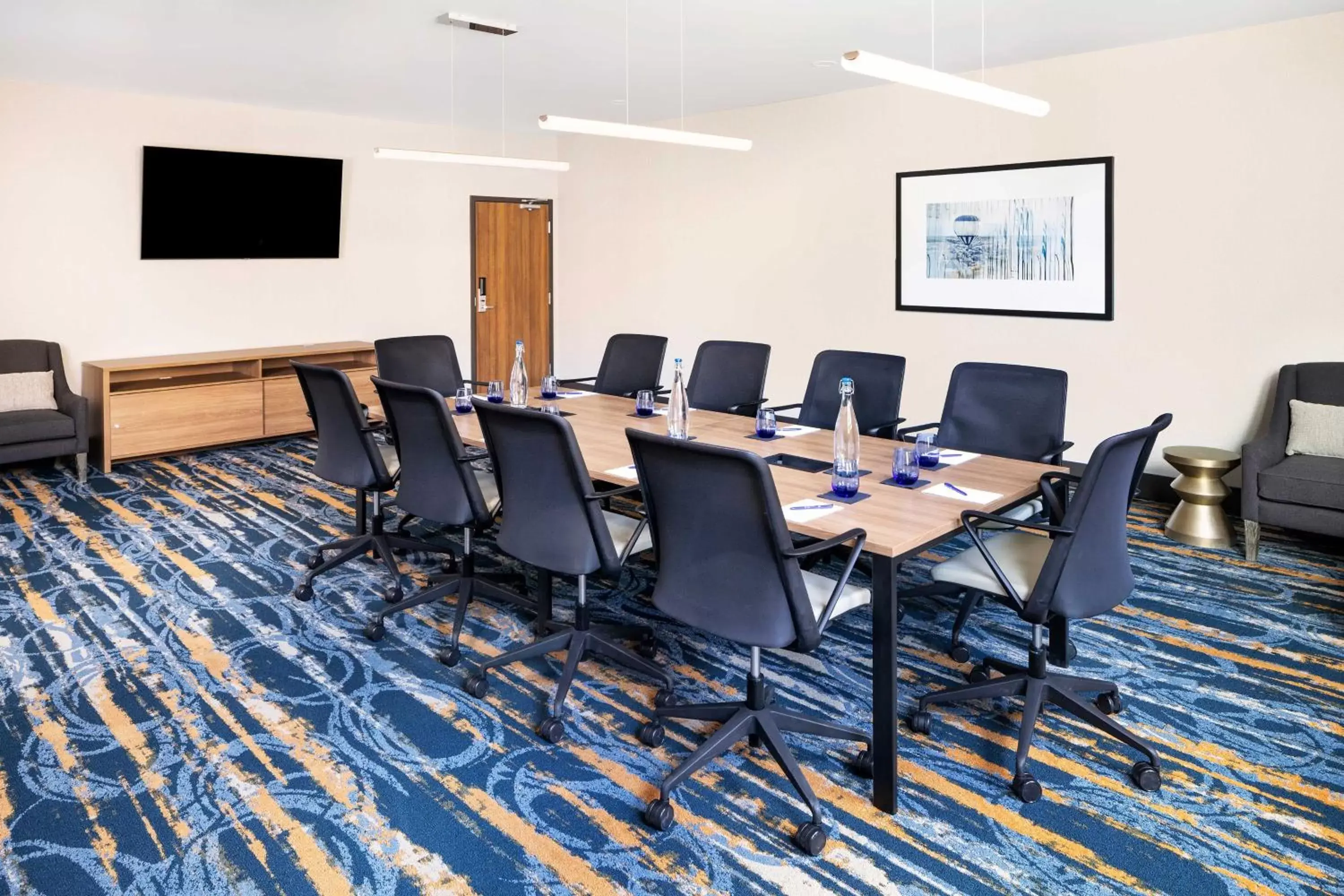 Meeting/conference room in Delta Hotels by Marriott Grande Prairie Airport