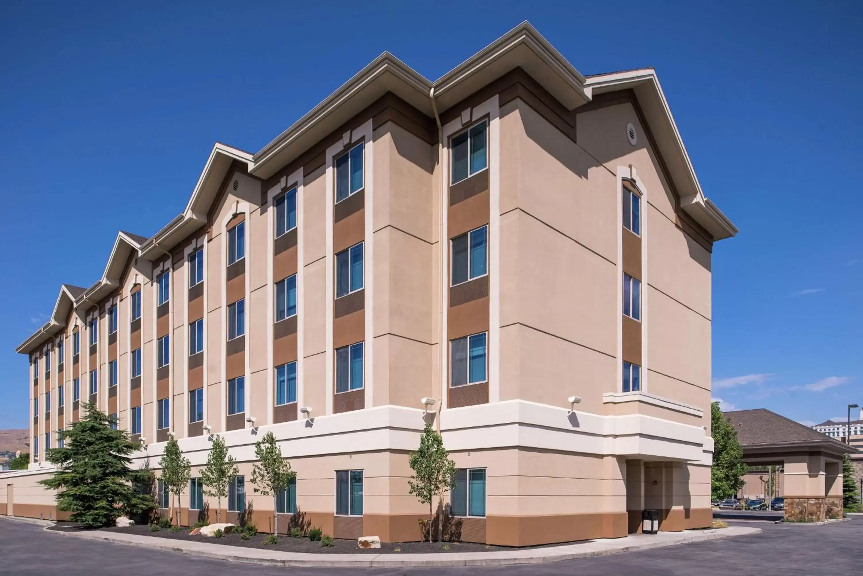 Property building in Hilton Garden Inn Salt Lake City Downtown Property building in Hilton Garden Inn Salt Lake City Downtown