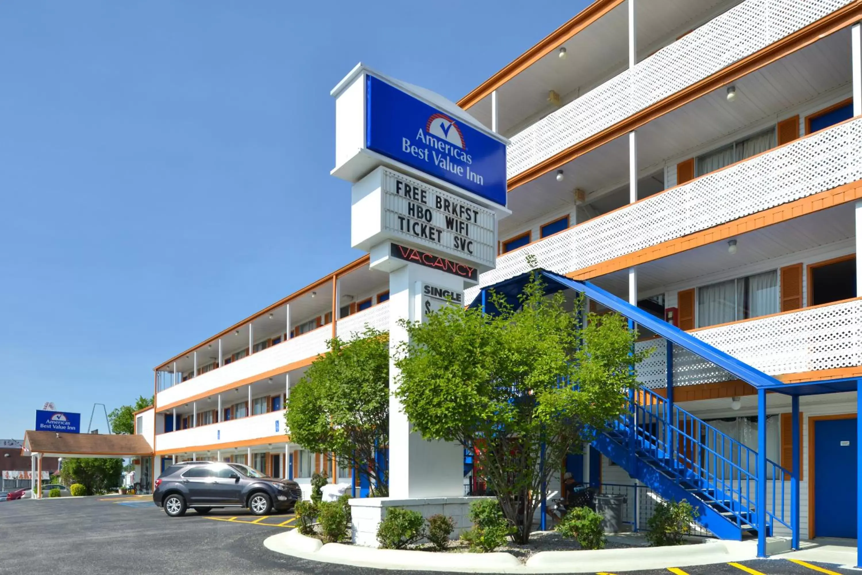 Facade/entrance, Property Building in Americas Best Value Inn & Suites Branson - Near The Strip
