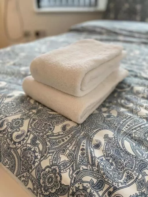 towels, Bed in Newly refurbished studio, great location 8 studios