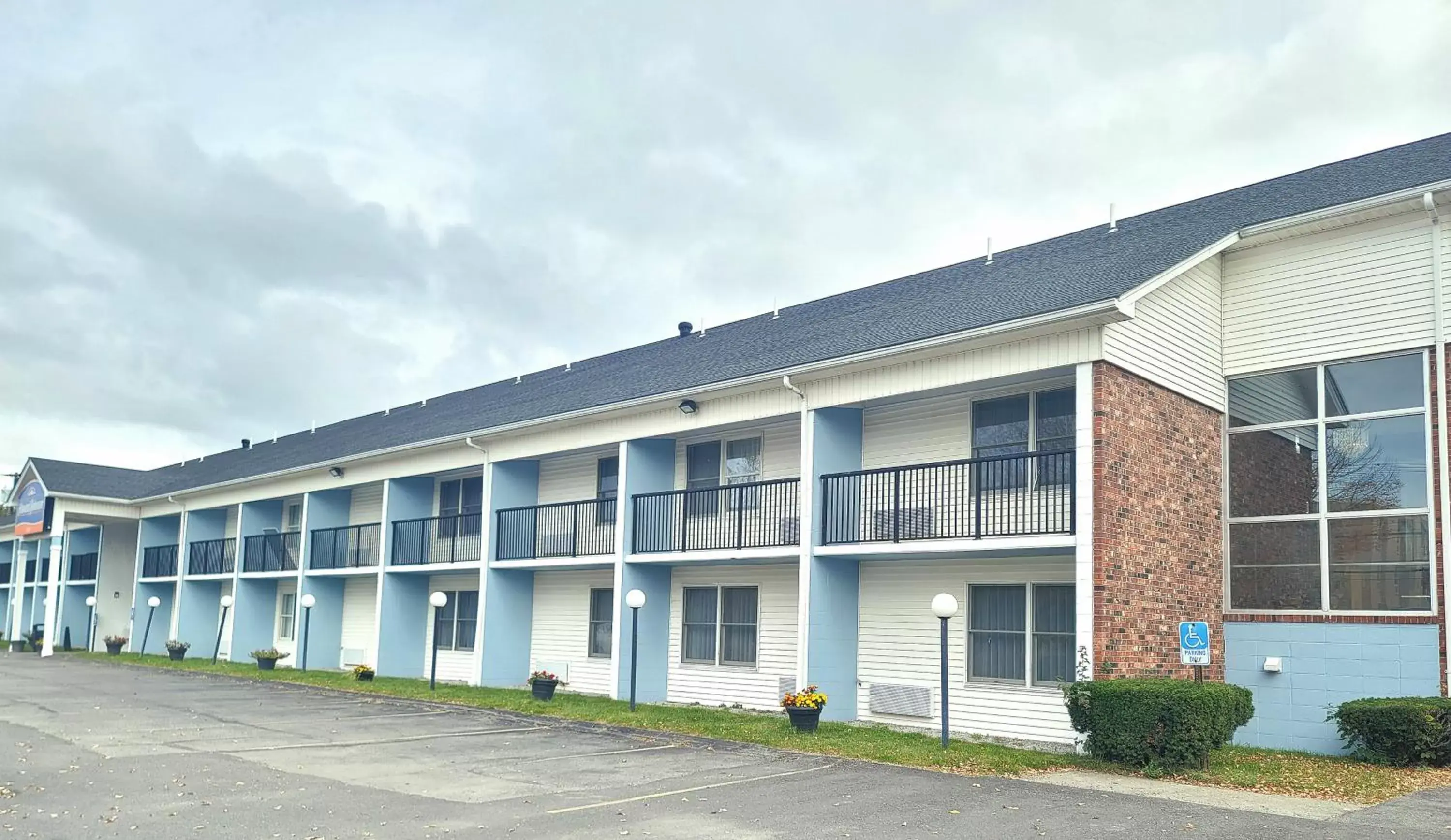 Property building in Howard Johnson by Wyndham Bangor Property building in Howard Johnson by Wyndham Bangor