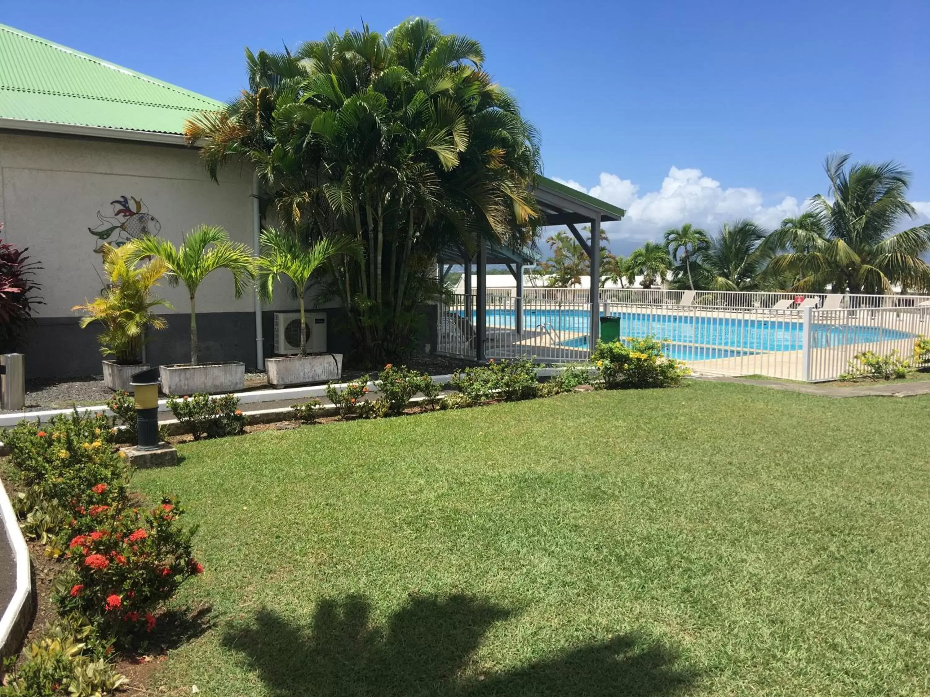 Lake view, Swimming Pool in Hotel Village Soleil