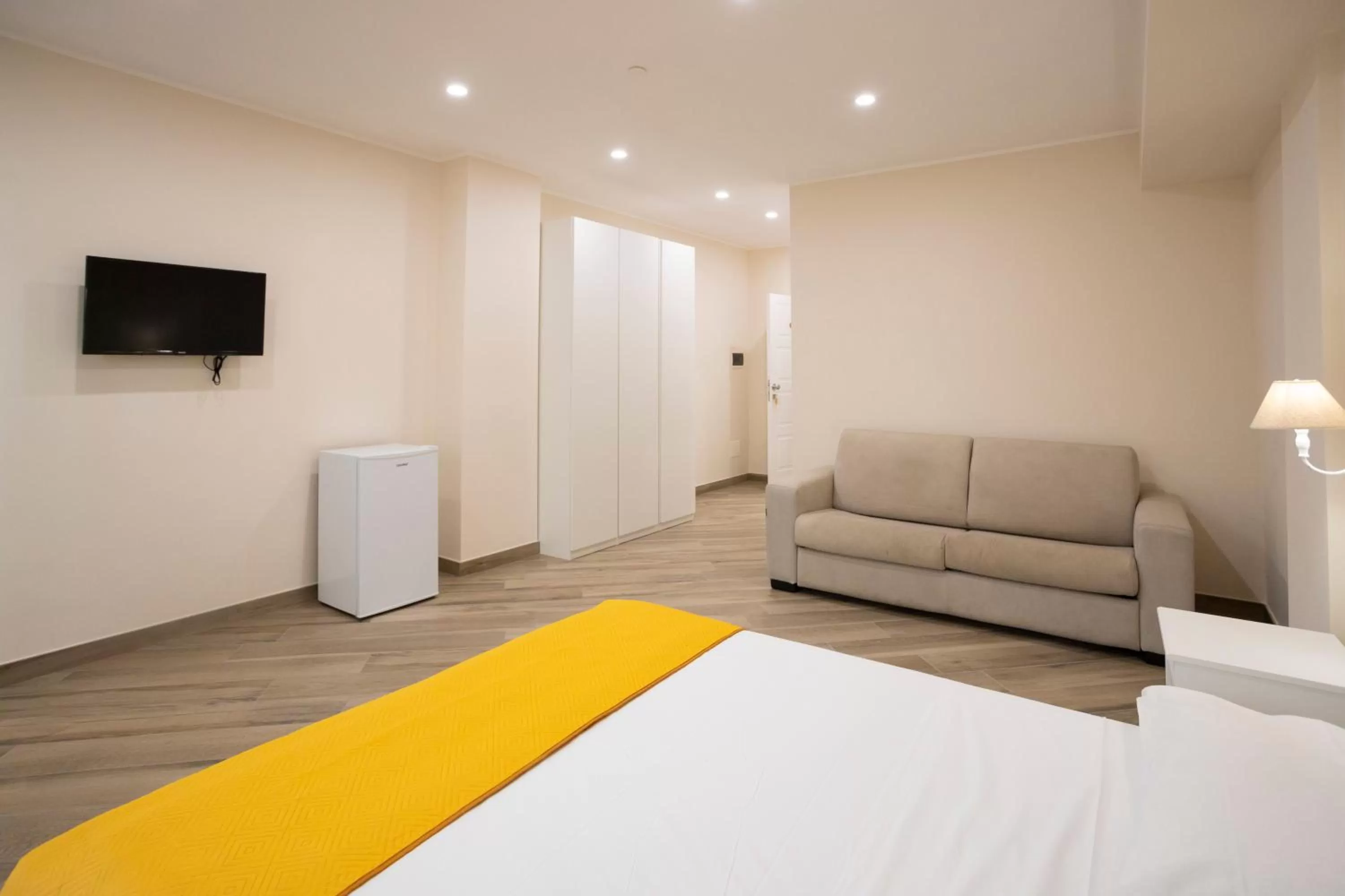 Photo of the whole room, Bed in Residence O'Sole Mio Pompei