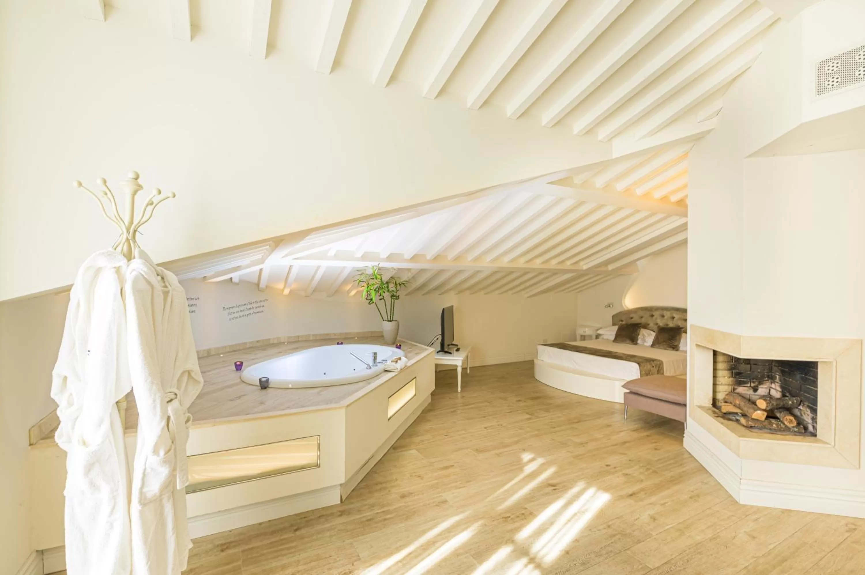 Hot Tub in VILLA LIBERTY Boutique Hotel - Borgo Capitano Collection