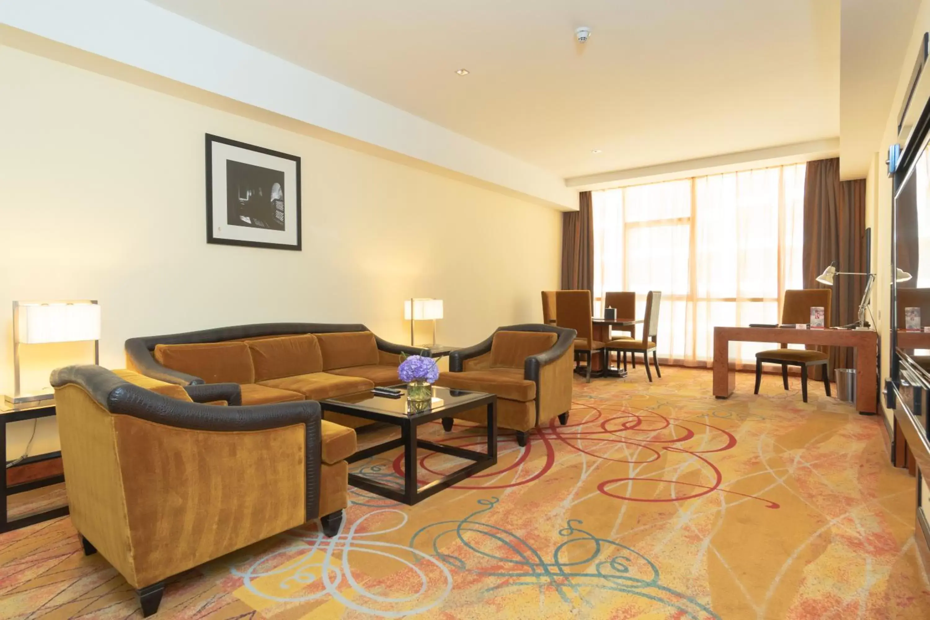 Living room, Seating Area in Millennium Airport Hotel Dubai