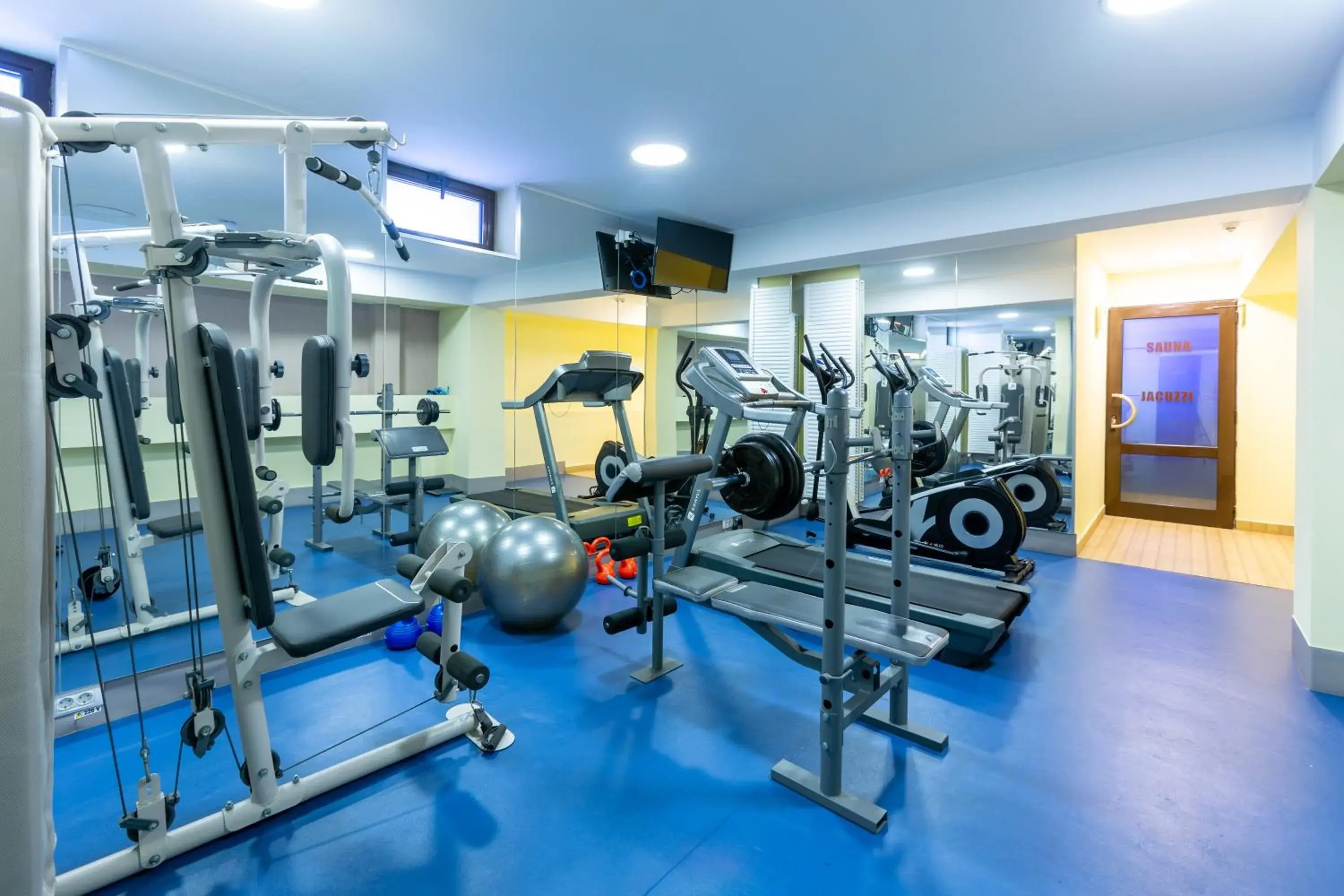 Fitness Center/Facilities in Golden Time Hotel