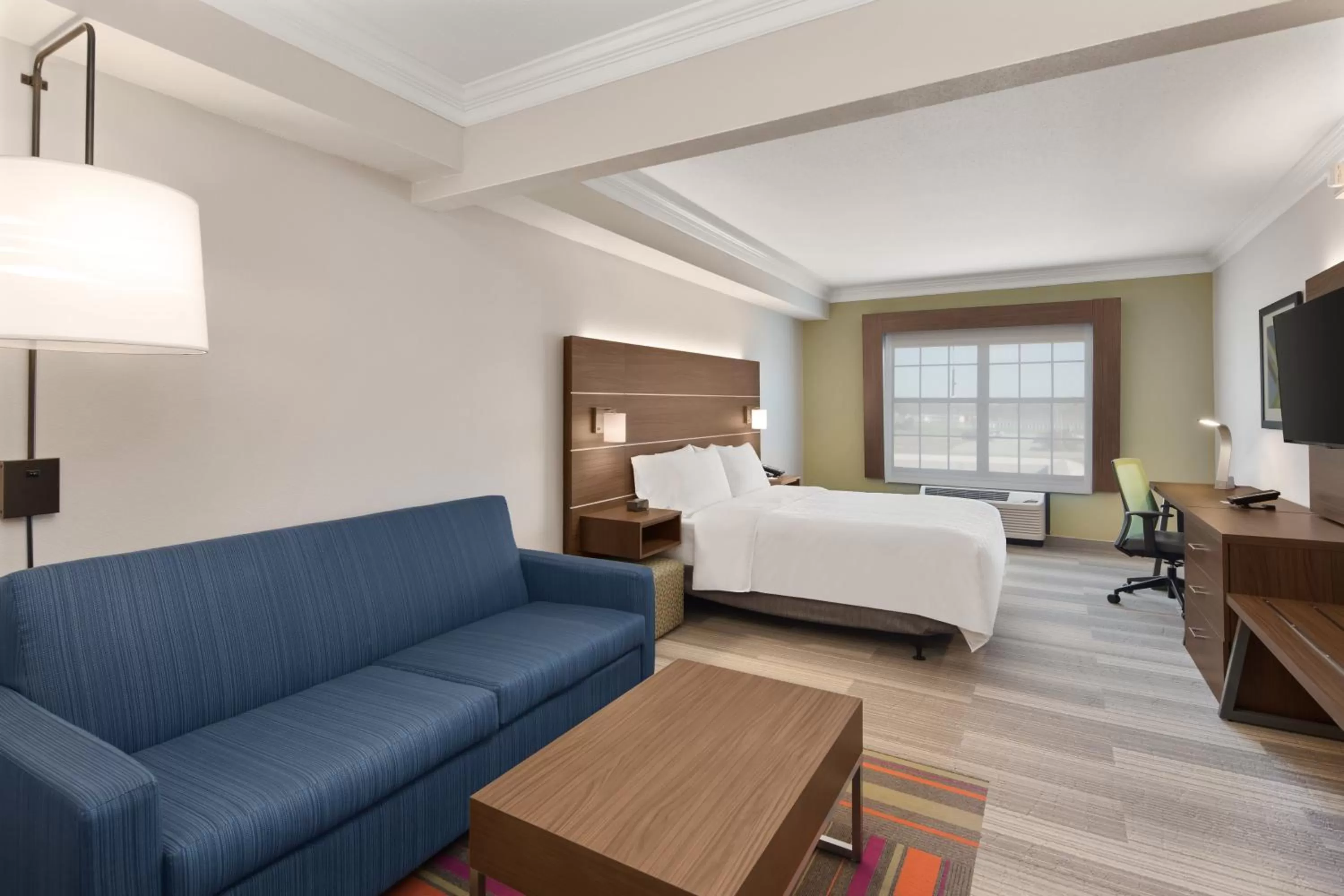 Bedroom, Bed in Holiday Inn Express Hotel & Suites Byron by IHG
