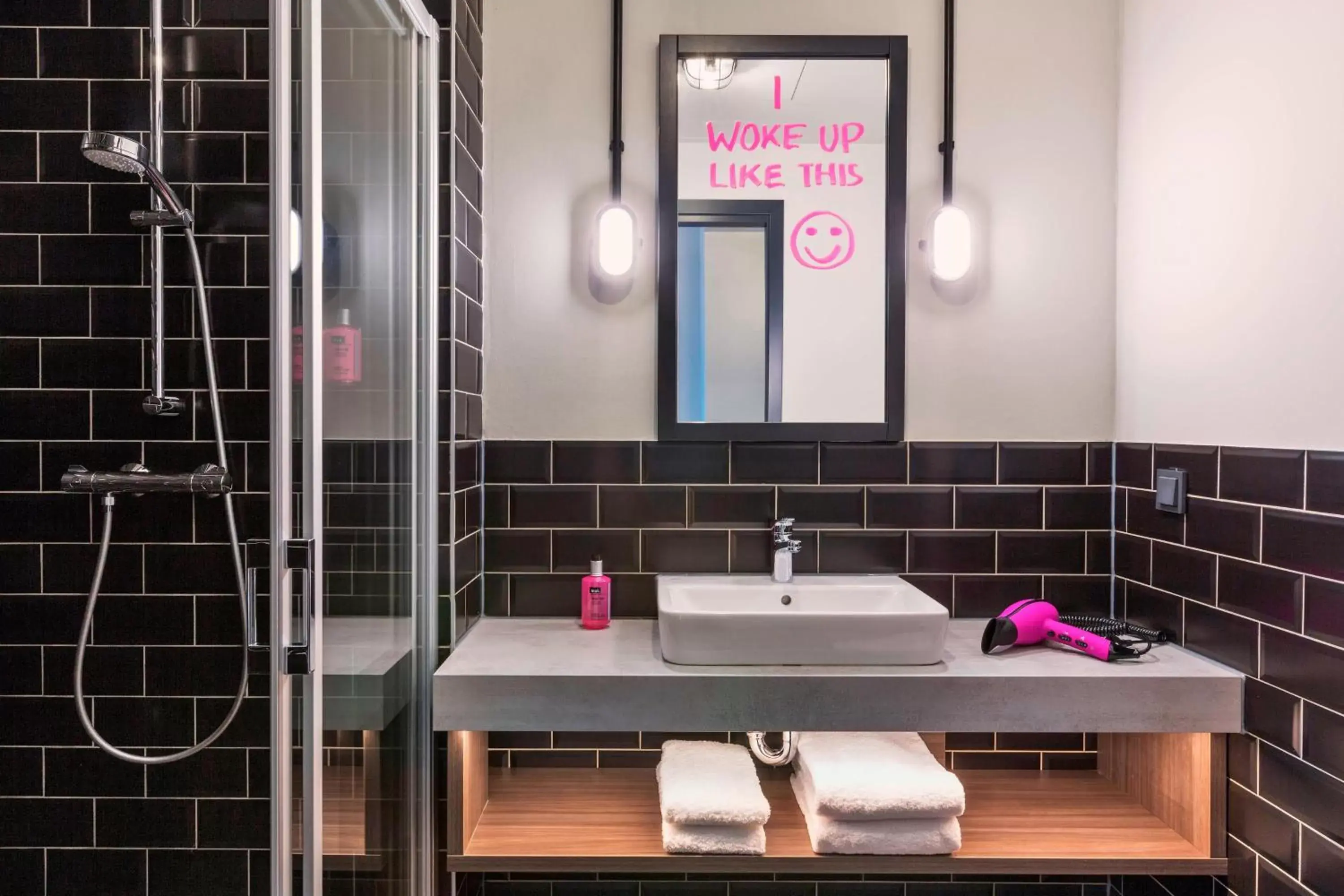 Photo of the whole room, Bathroom in Moxy Duesseldorf South