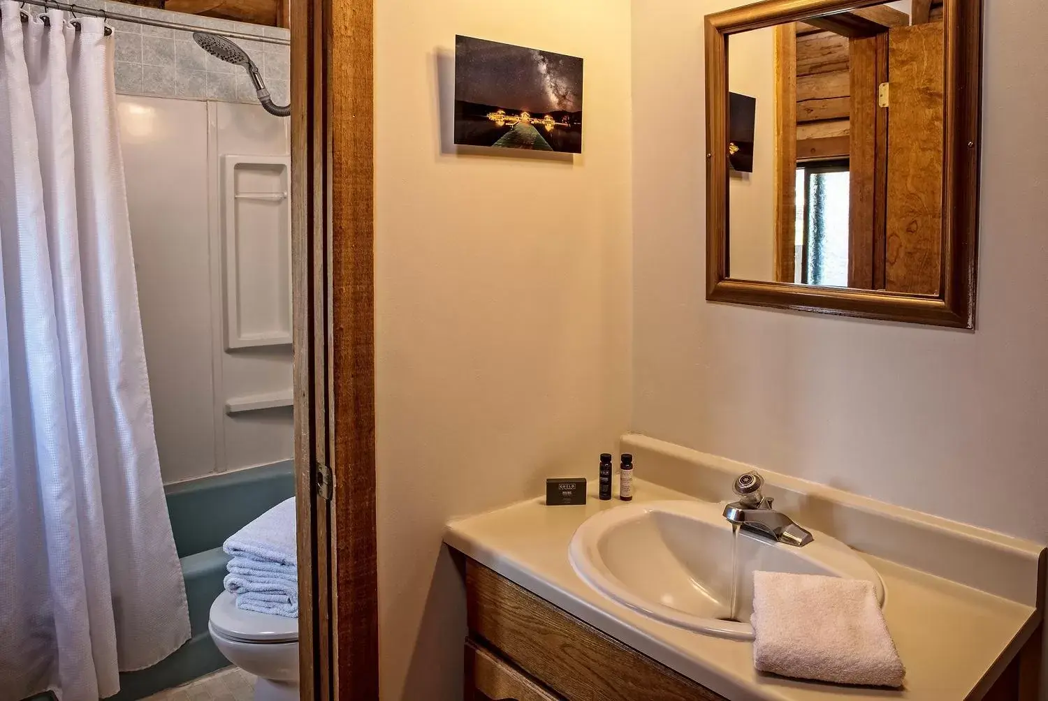 Bathroom in Triangle C Cabins