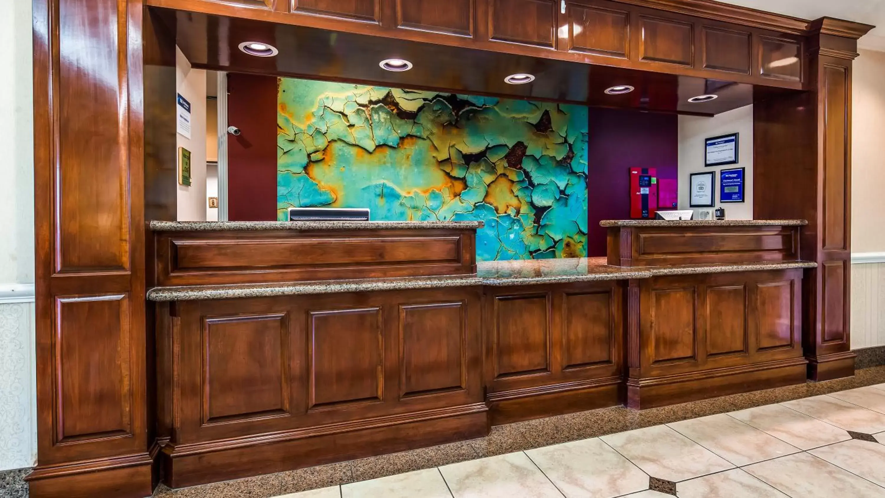 Lobby/Reception in Best Western Plus Waxahachie Inn & Suites