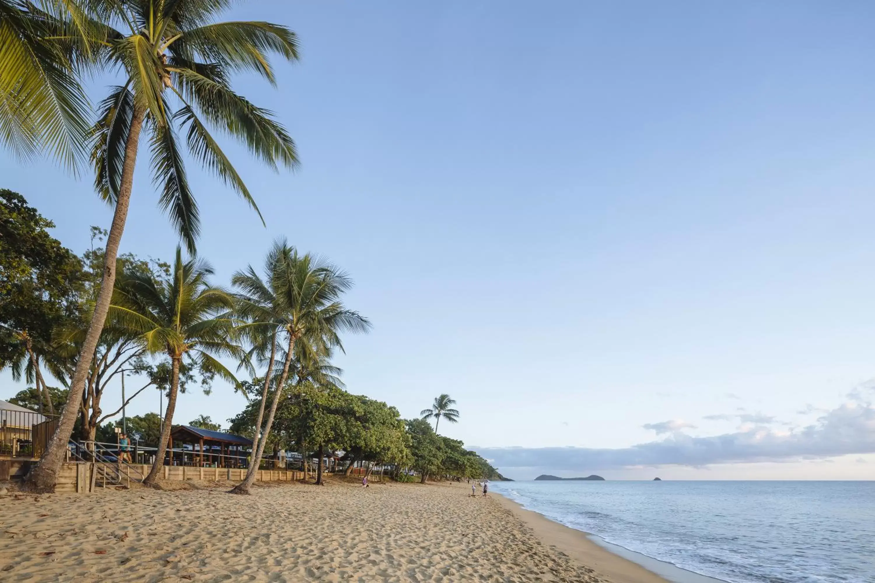 Beach in Coral Sands Beachfront Resort