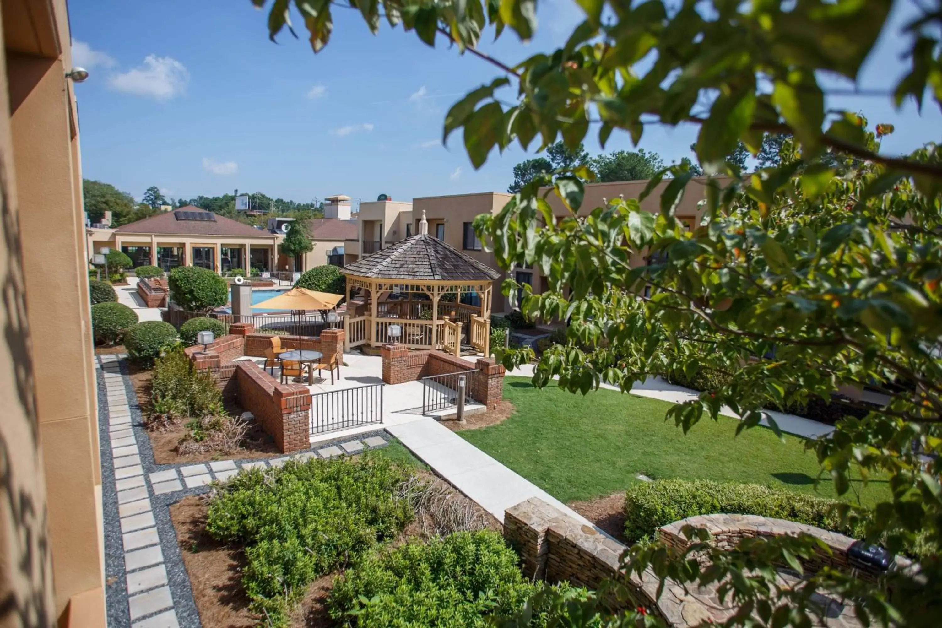 Property building, Pool View in Courtyard Atlanta Northlake