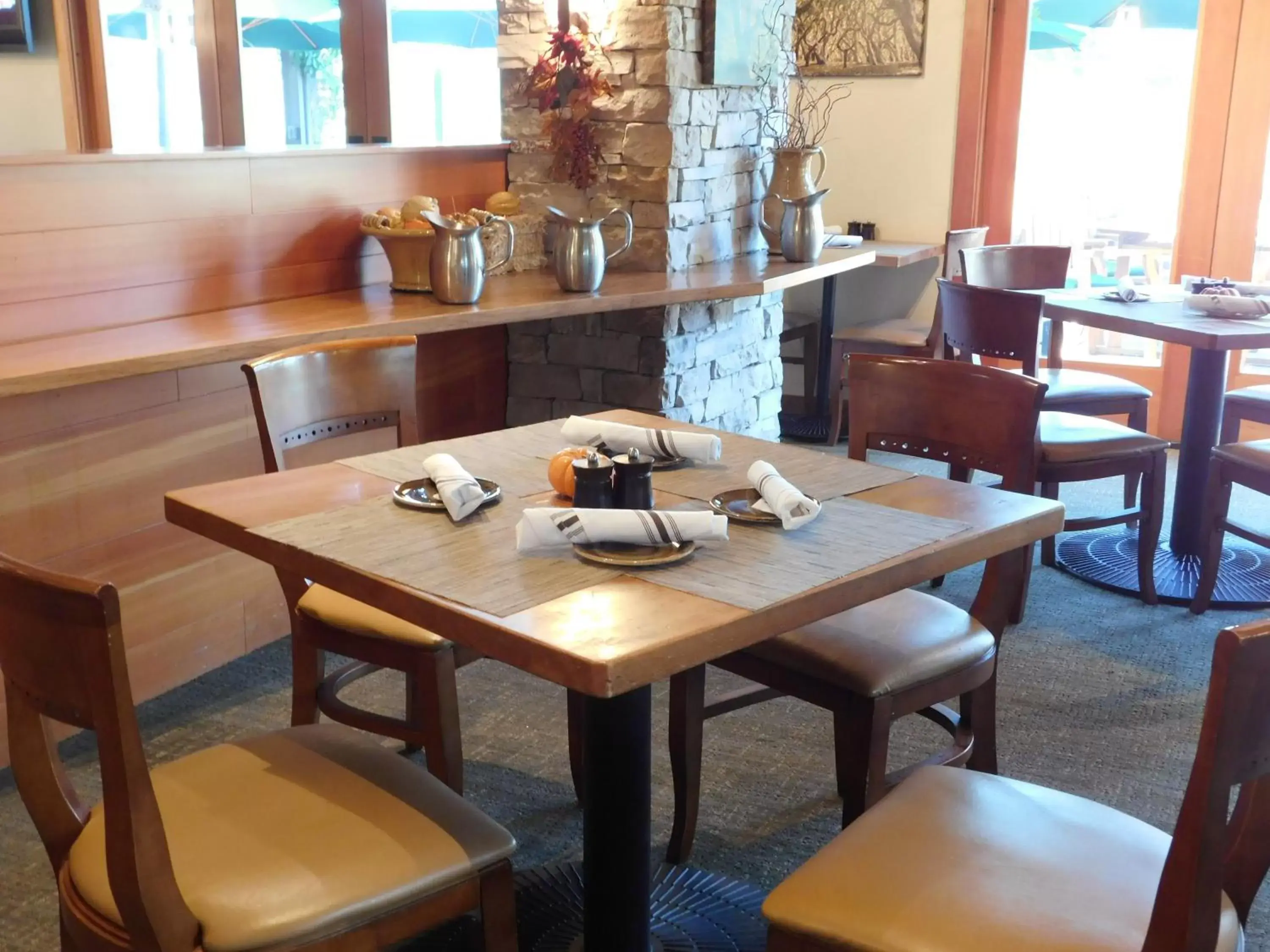 Restaurant/Places to Eat in Quail Lodge & Golf Club