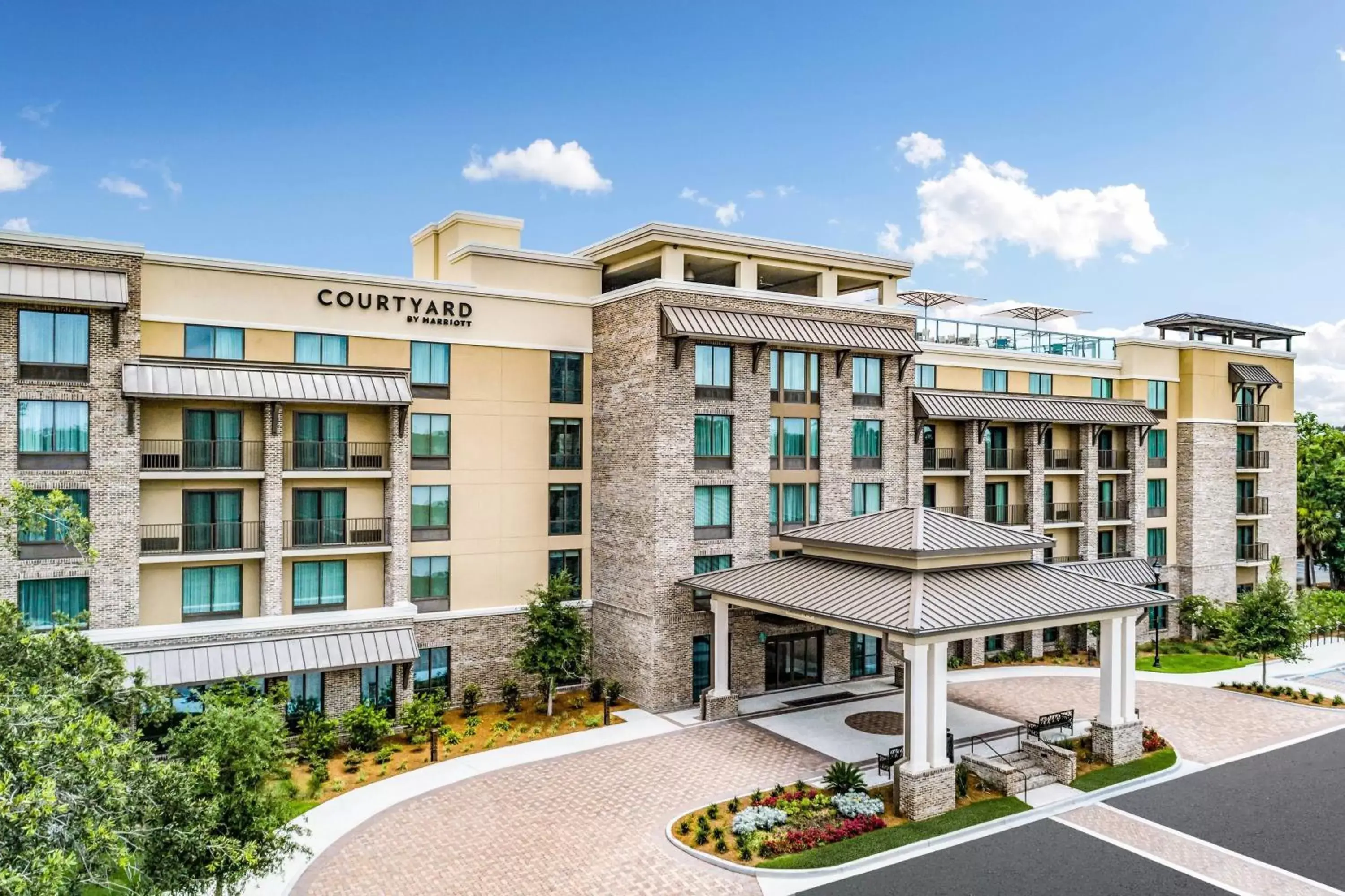 Property Building in Courtyard by Marriott Hilton Head Island