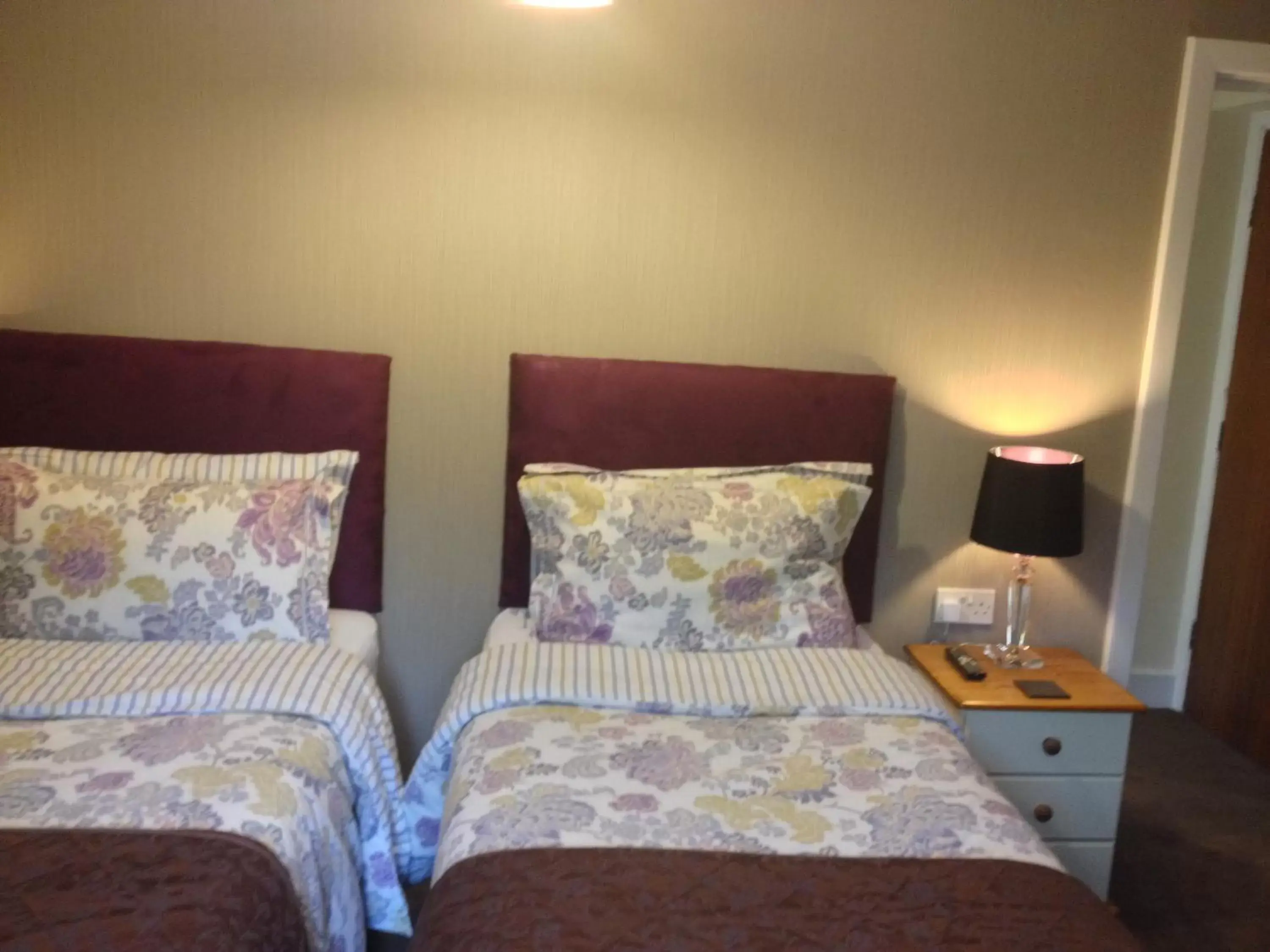 Photo of the whole room, Bed in The Sherwood