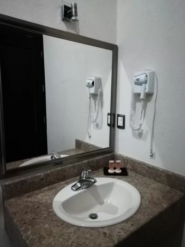 Bathroom in Hotel Madrid