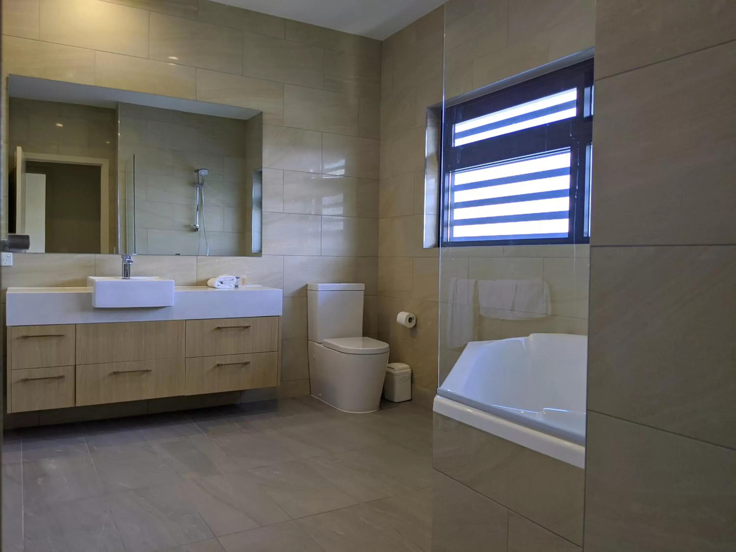 Bathroom in The Windsor Apartments and Hotel Rooms, Brisbane