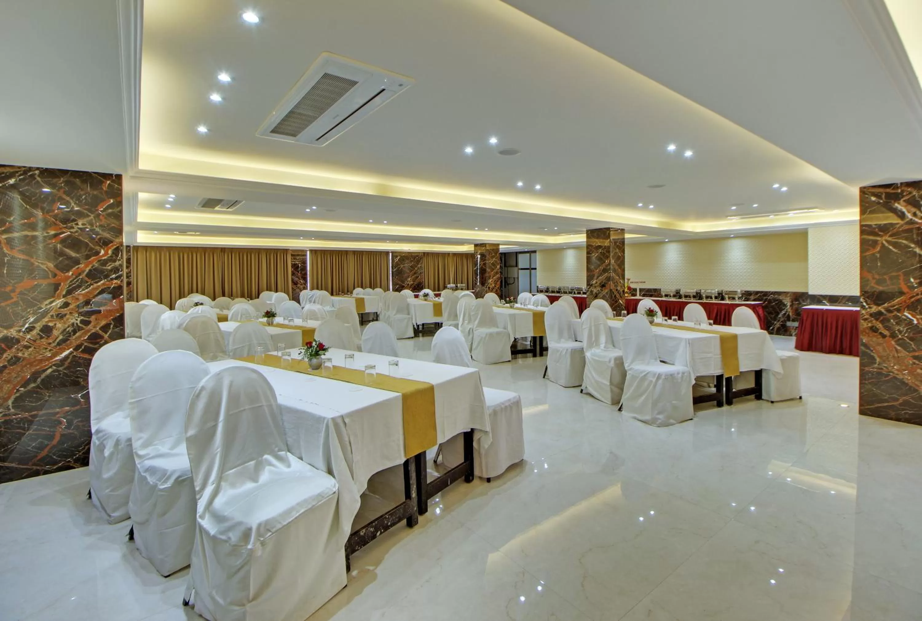Banquet/Function facilities in West End Hotel Opp Bombay Hospital