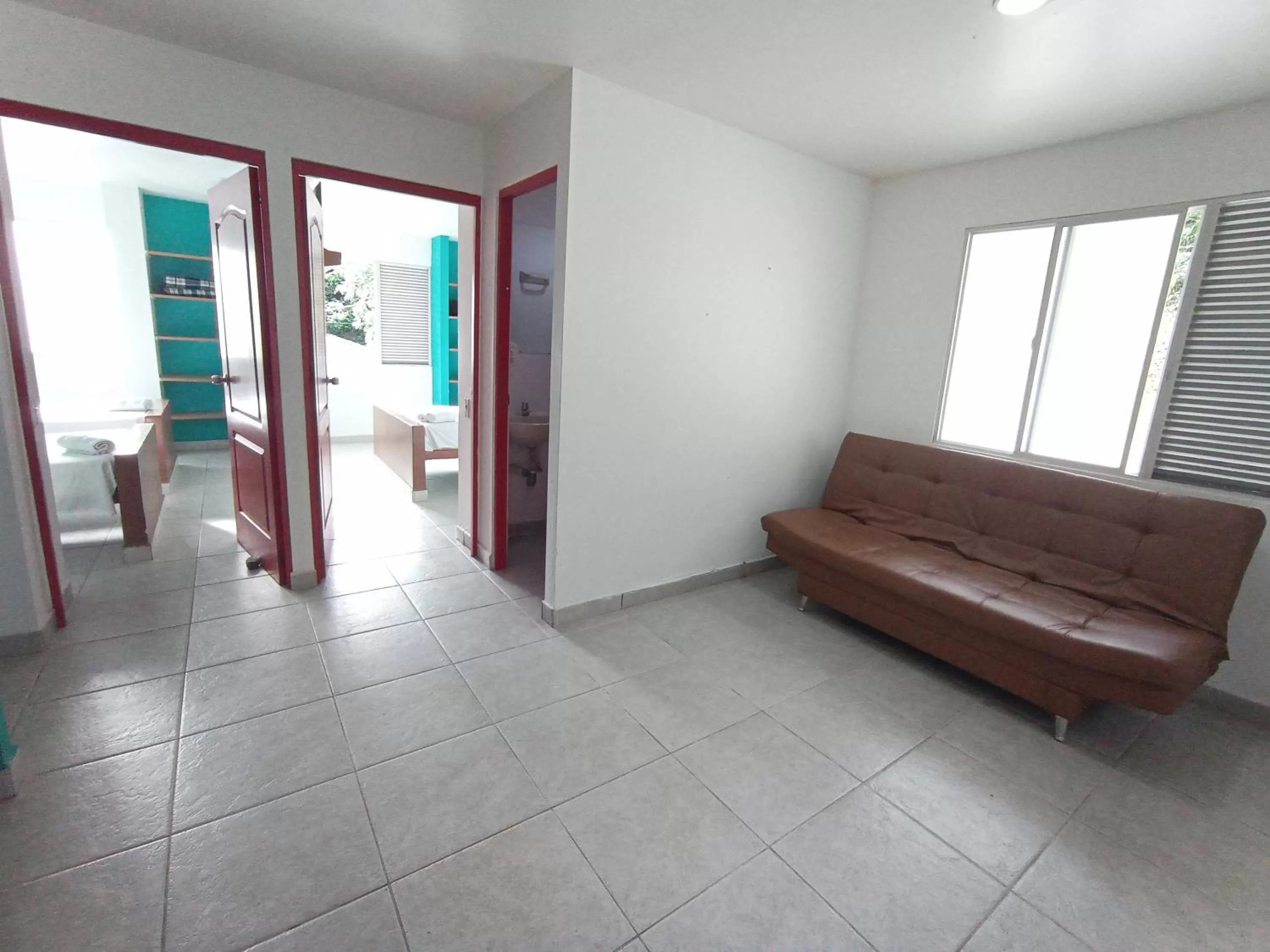 Photo of the whole room in Rio Escondido