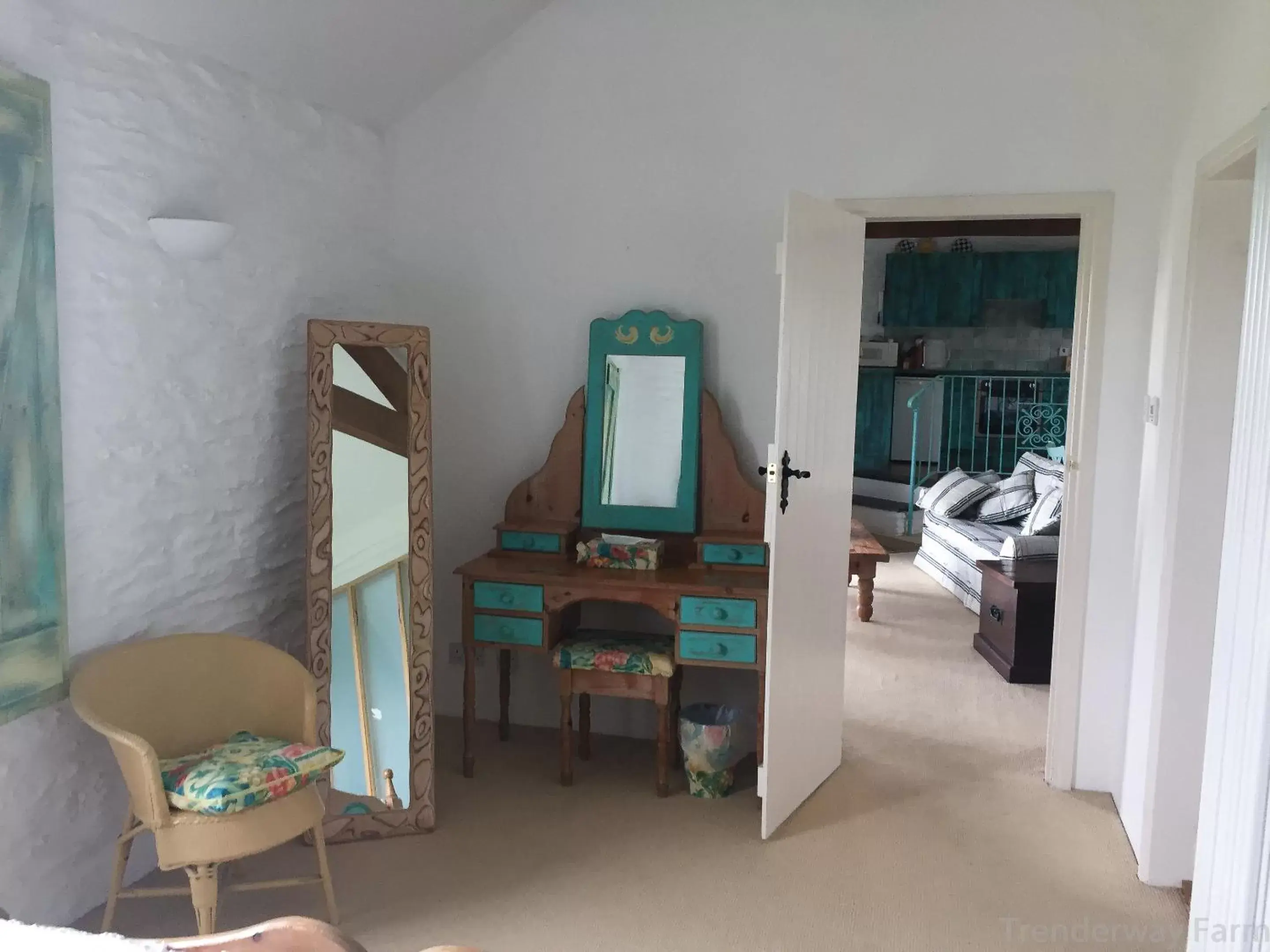 Photo of the whole room in Trenderway Farm