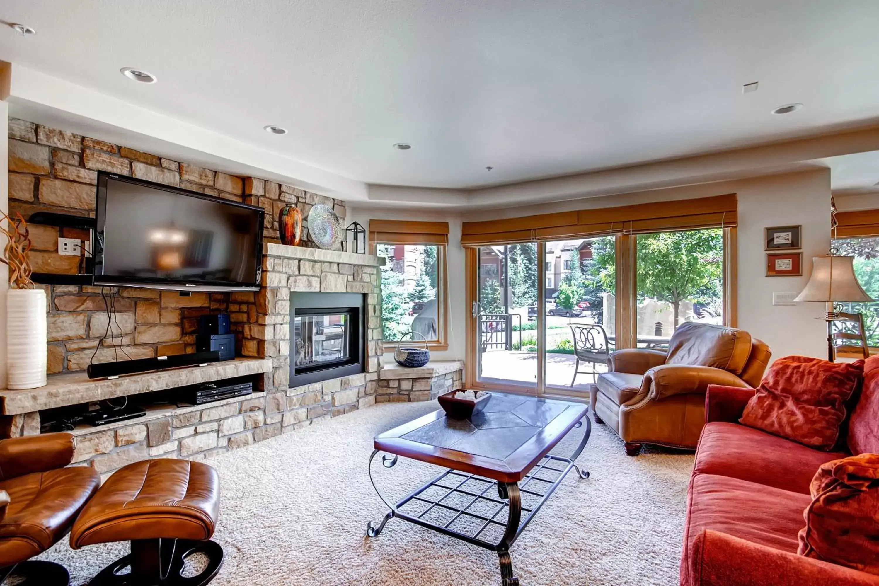 Living room, Seating Area in Lion Square Lodge