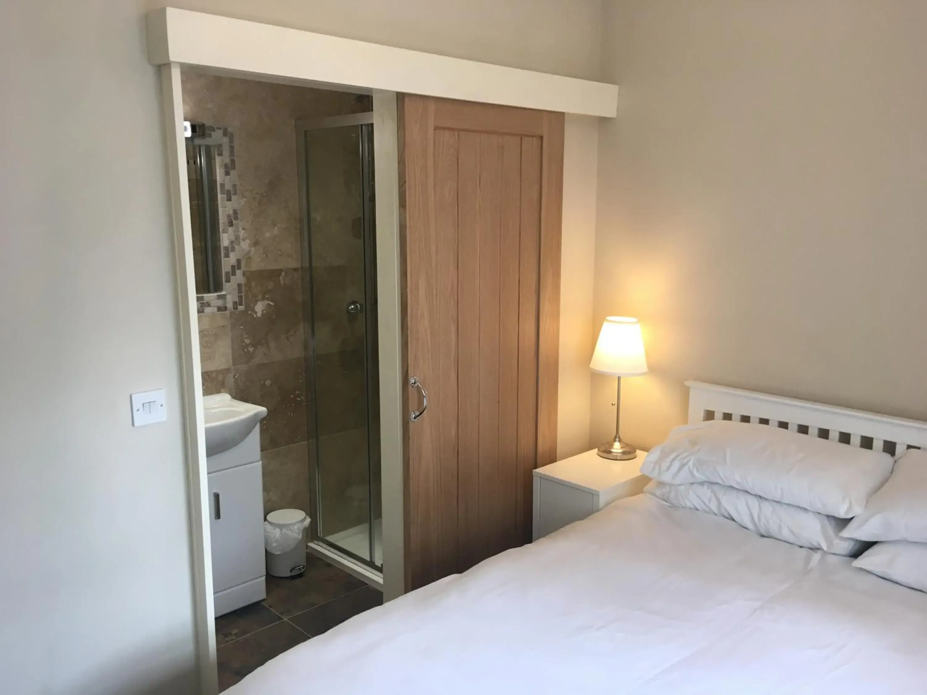 Bedroom, Bed in White House Cottages