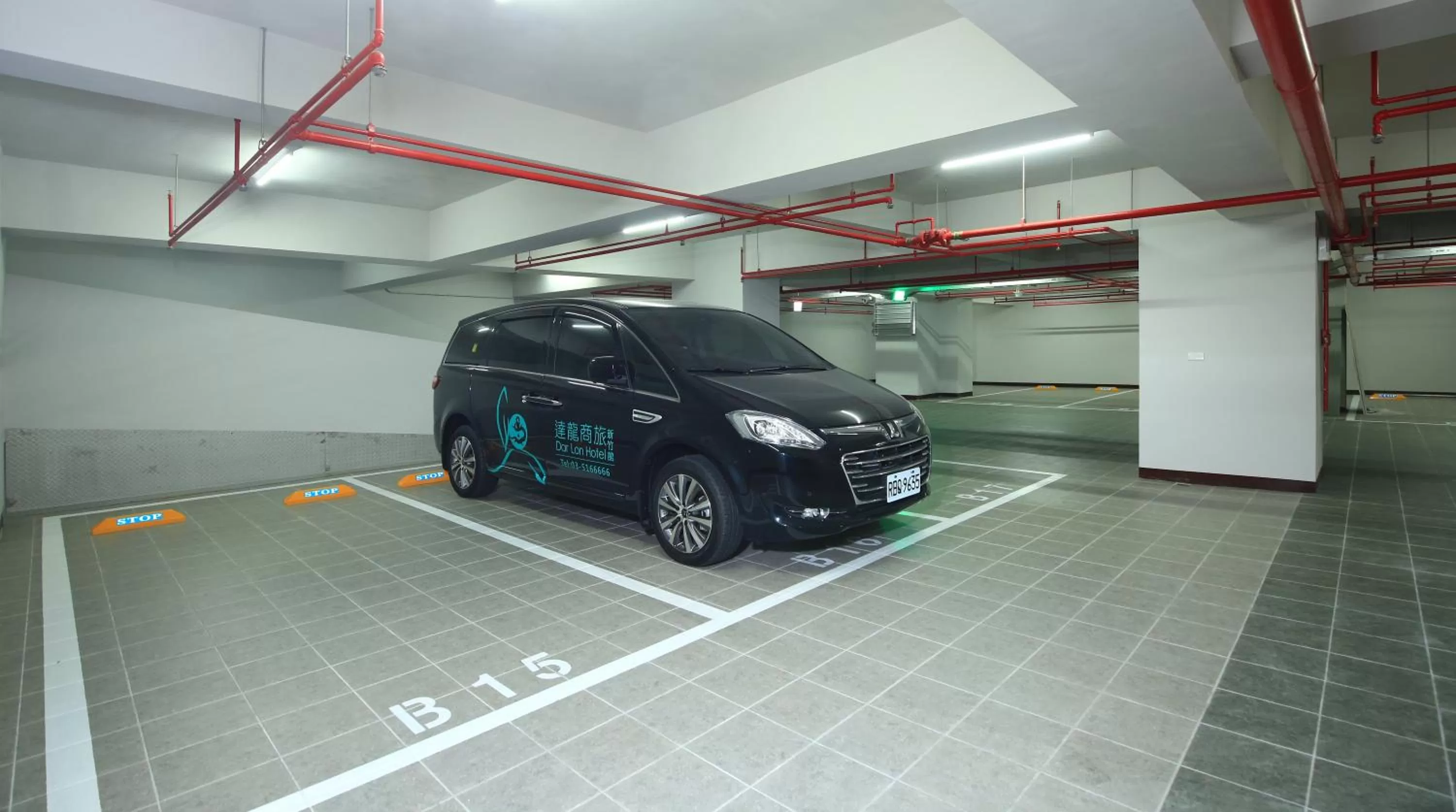 Decorative detail in Darlon Hotel