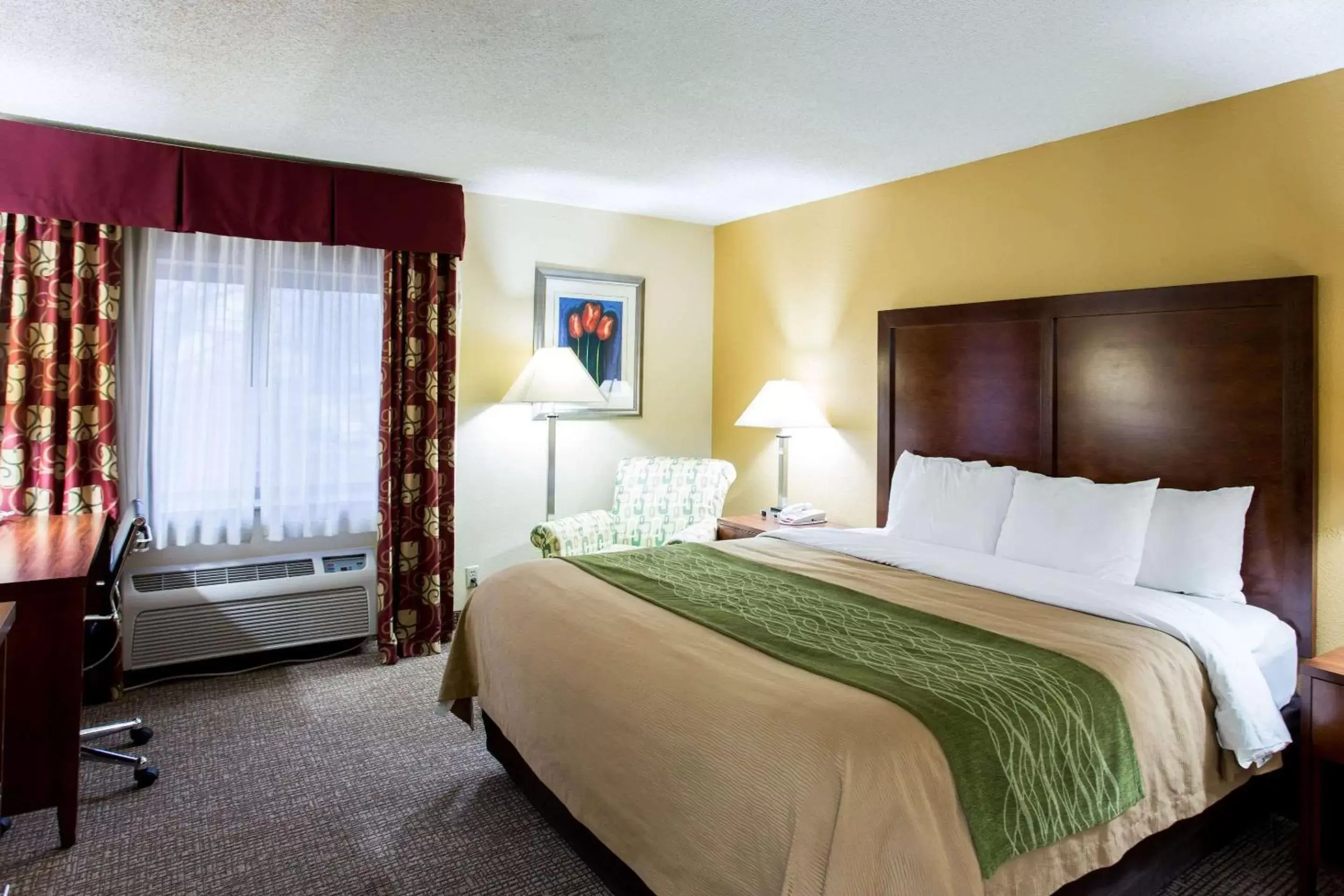 Photo of the whole room, Bed in Comfort Inn Columbia -Bush River